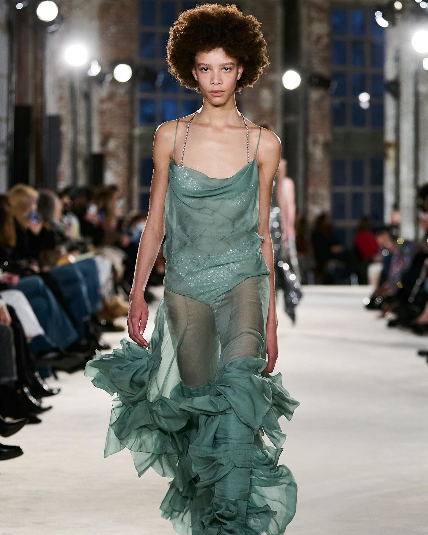 Alexandre Vauthier Spring 2022 Couture

Vauthier&rsquo;s 2022 haute couture collection was captivating as it was inspired by art and fashion of 1920s Paris and Berlin. These designs represent energetic feelings of renewal through playful shapes and t