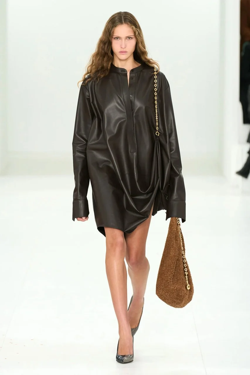 loewe-fall-winter-2023-womenswear-runway-paris-fashion-week-jonathan-anderson-4.jpeg