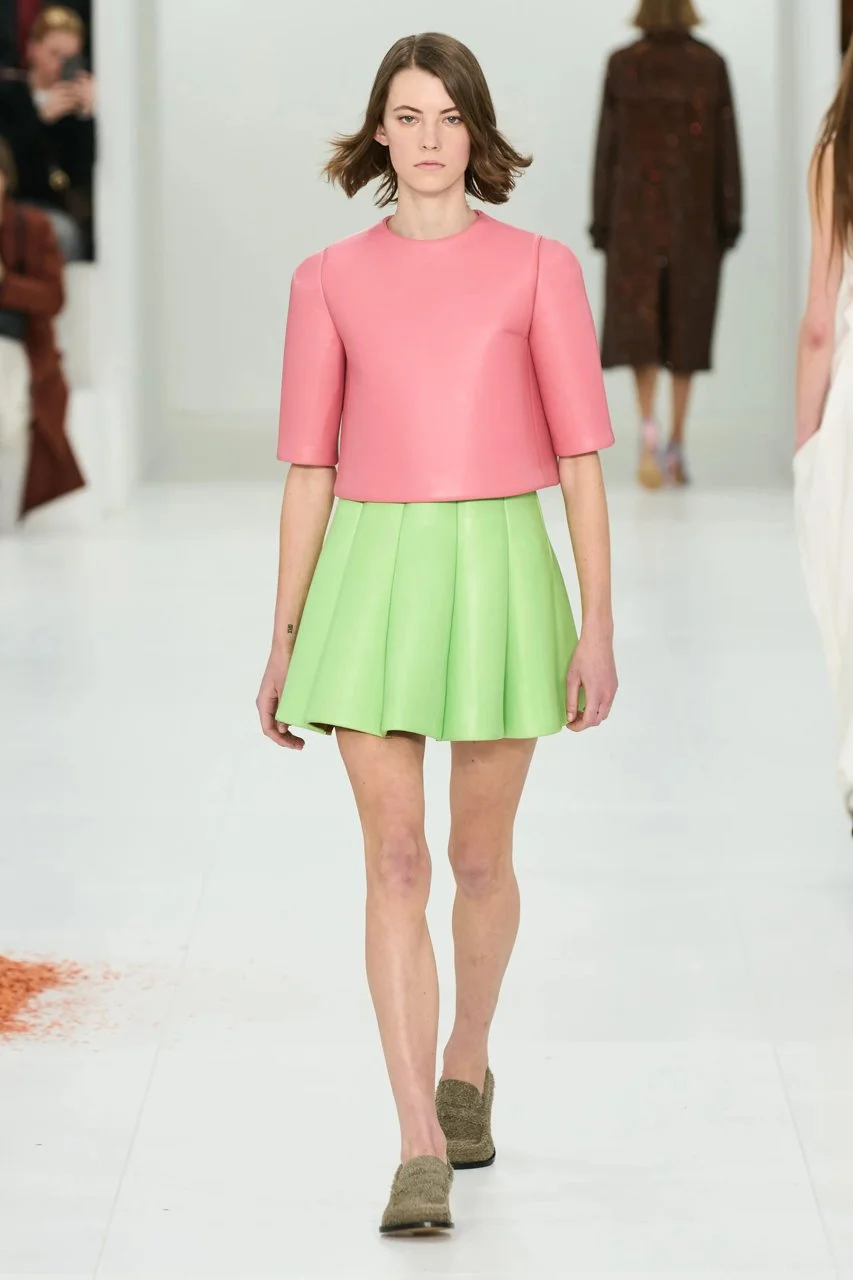 loewe-fall-winter-2023-womenswear-runway-paris-fashion-week-jonathan-anderson-38.jpeg