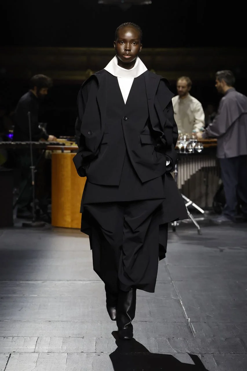 issey-miyake-fw23-fall-winter-2023-collection-paris-fashion-week-runway-6.jpeg
