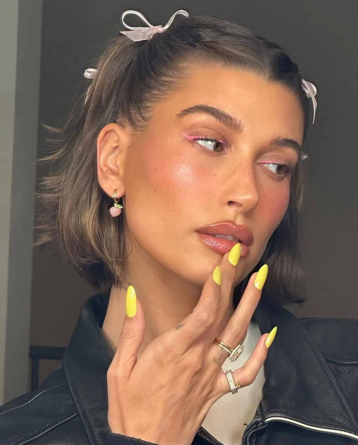 How To Find The Best Drug-Store Dupes To Your High-End Makeup Favs