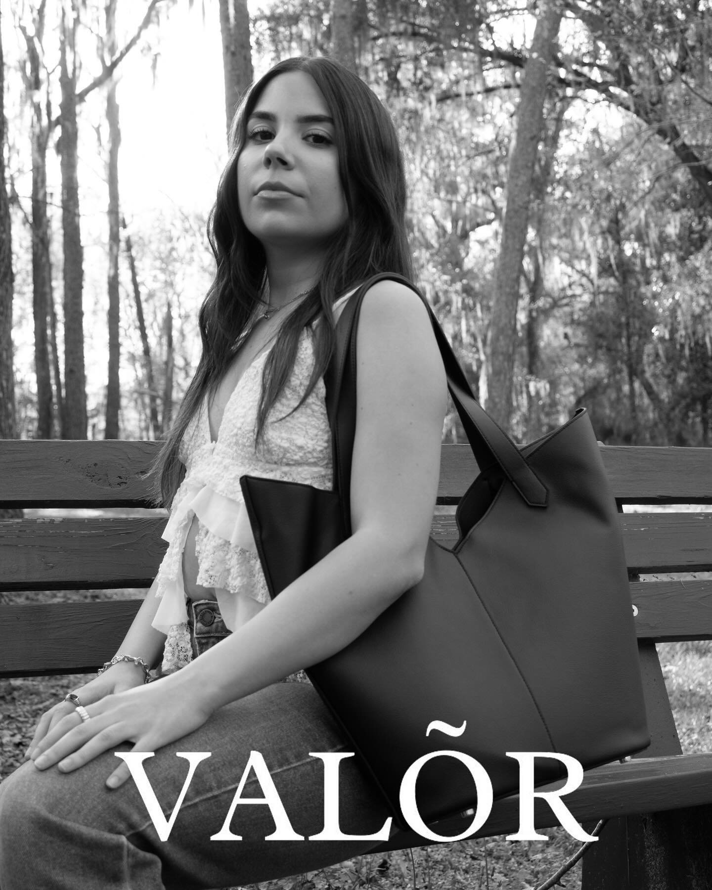 Natural beauty in fabrics and accessories. Explore the greatness of @valor.ny

#ad #paidpromotion