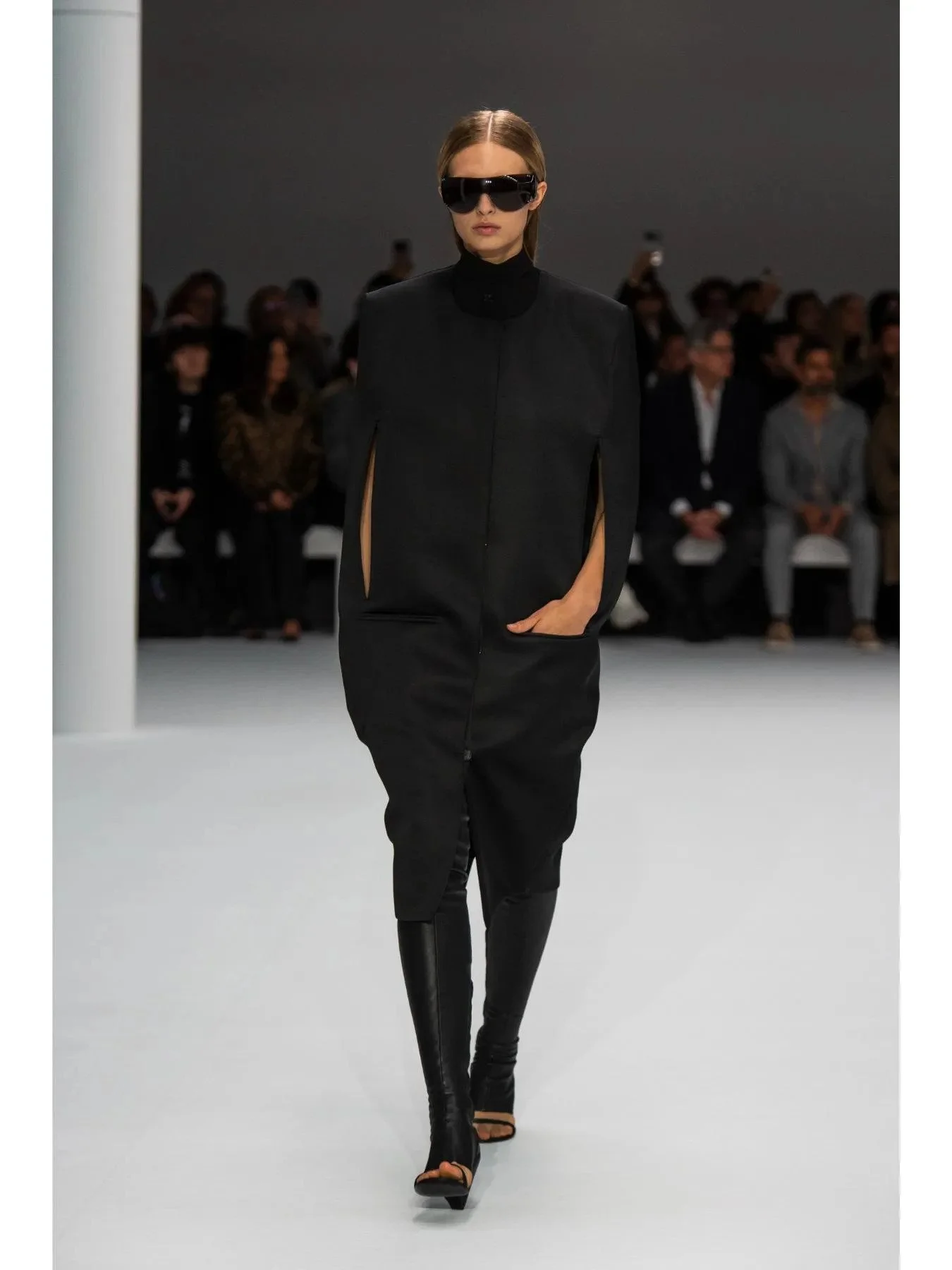 COURREGES_ss25_runway-7768-1_4745031526326651245.jpg
