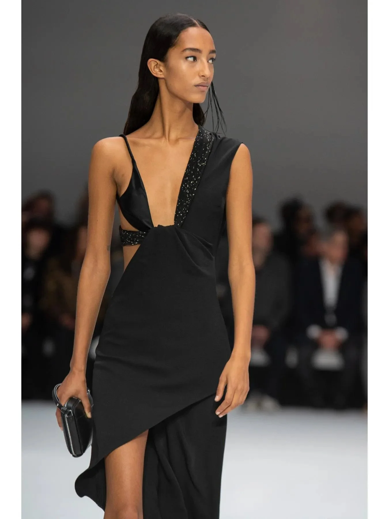 COURREGES_ss25_runway-7959-1_4745031526326642638.jpg