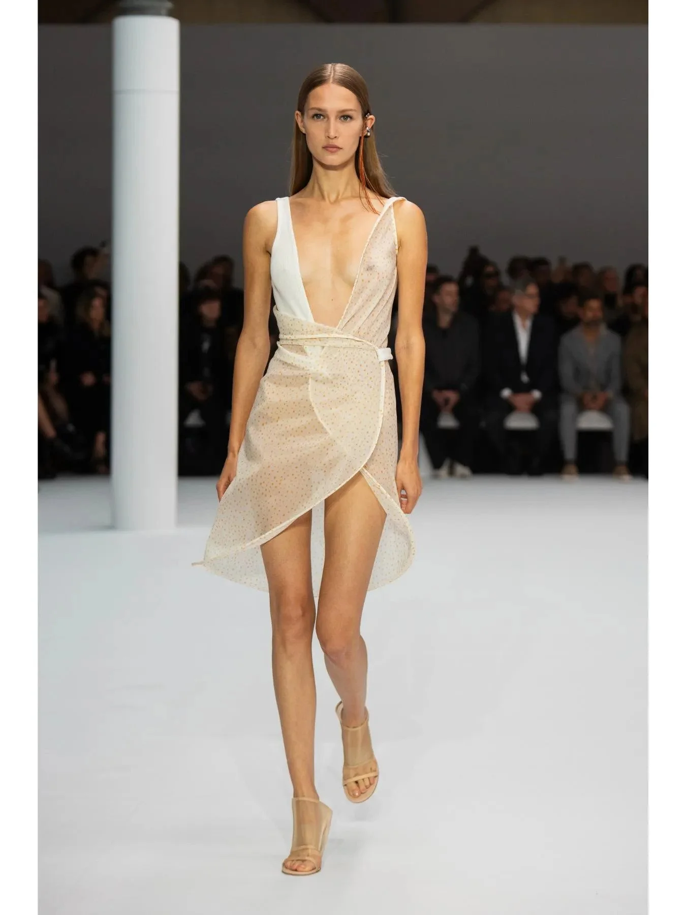 COURREGES_ss25_runway-8014-1_4745031526326565857.jpg