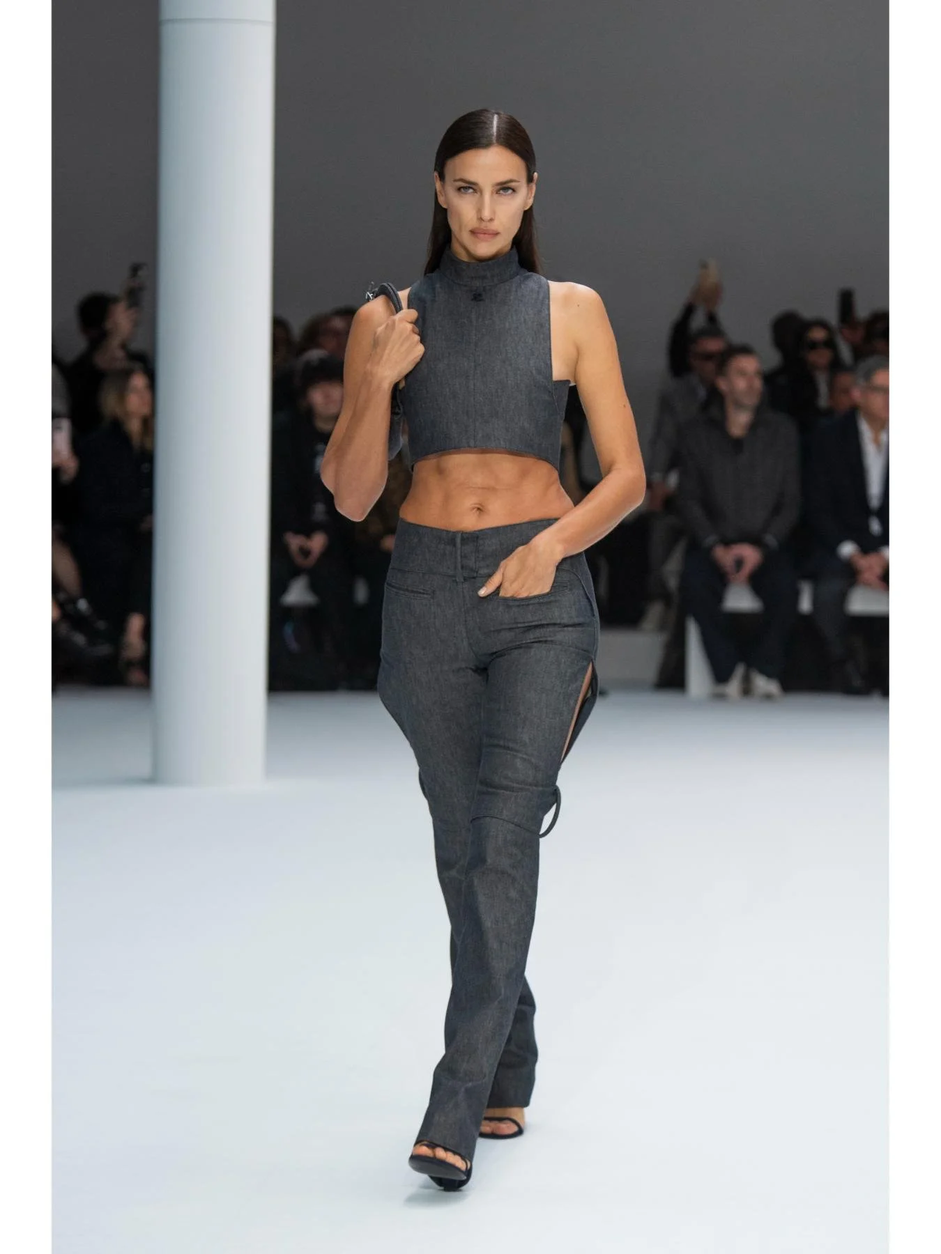 COURREGES_ss25_runway-7871-1.jpg