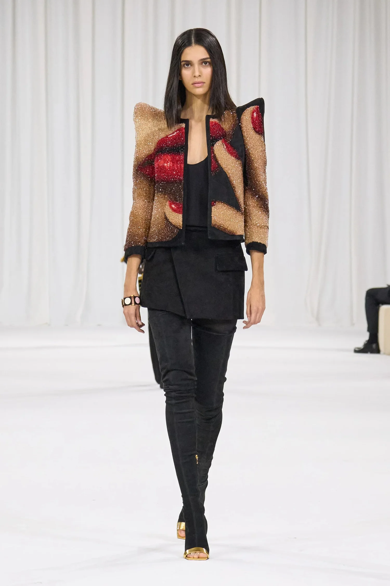 00005-balmain-spring-2025-ready-to-wear-credit-gorunway_4745031641274757664.jpg