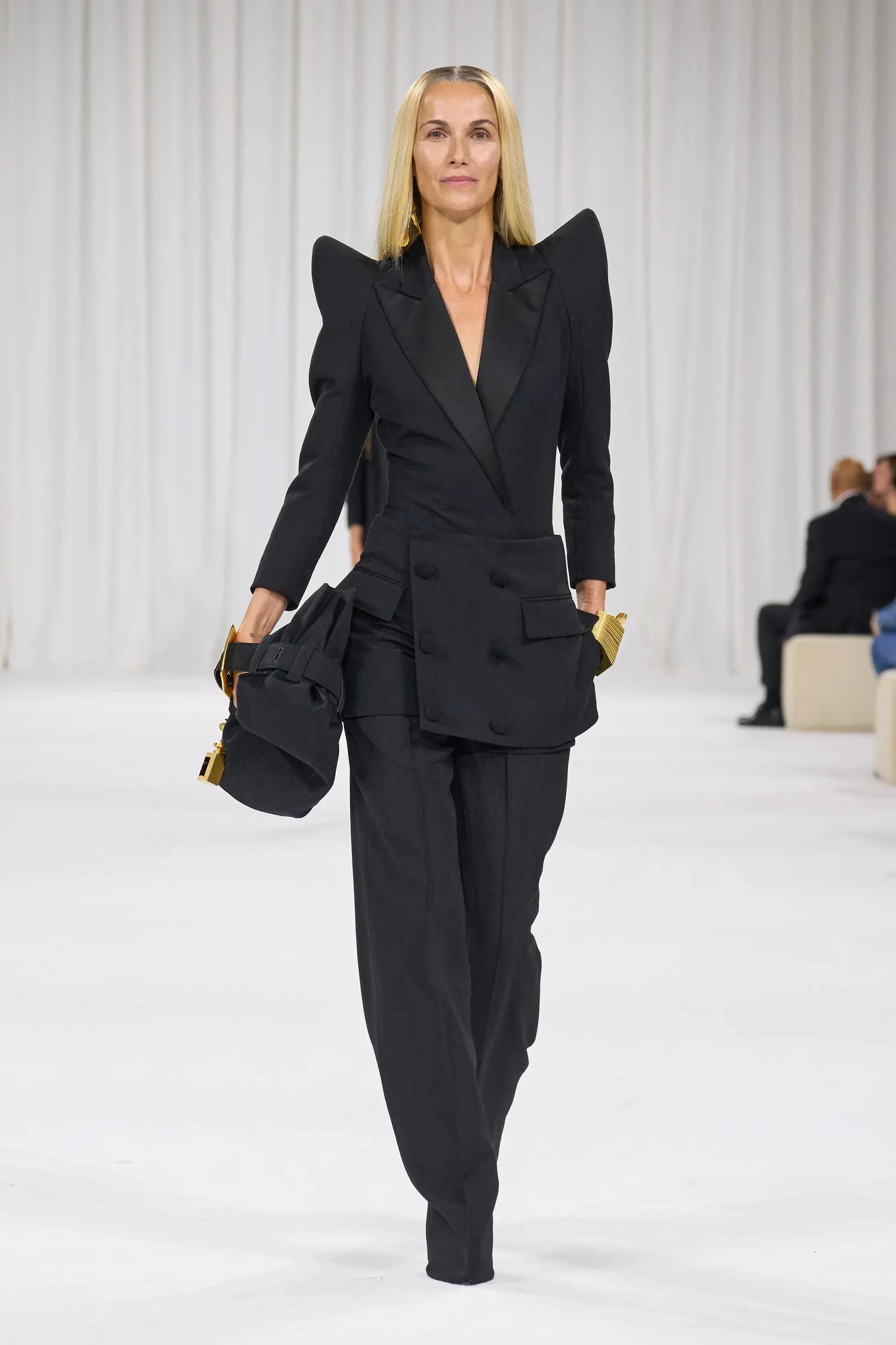 00007-balmain-spring-2025-ready-to-wear-credit-gorunway_4745031641312481754.jpg