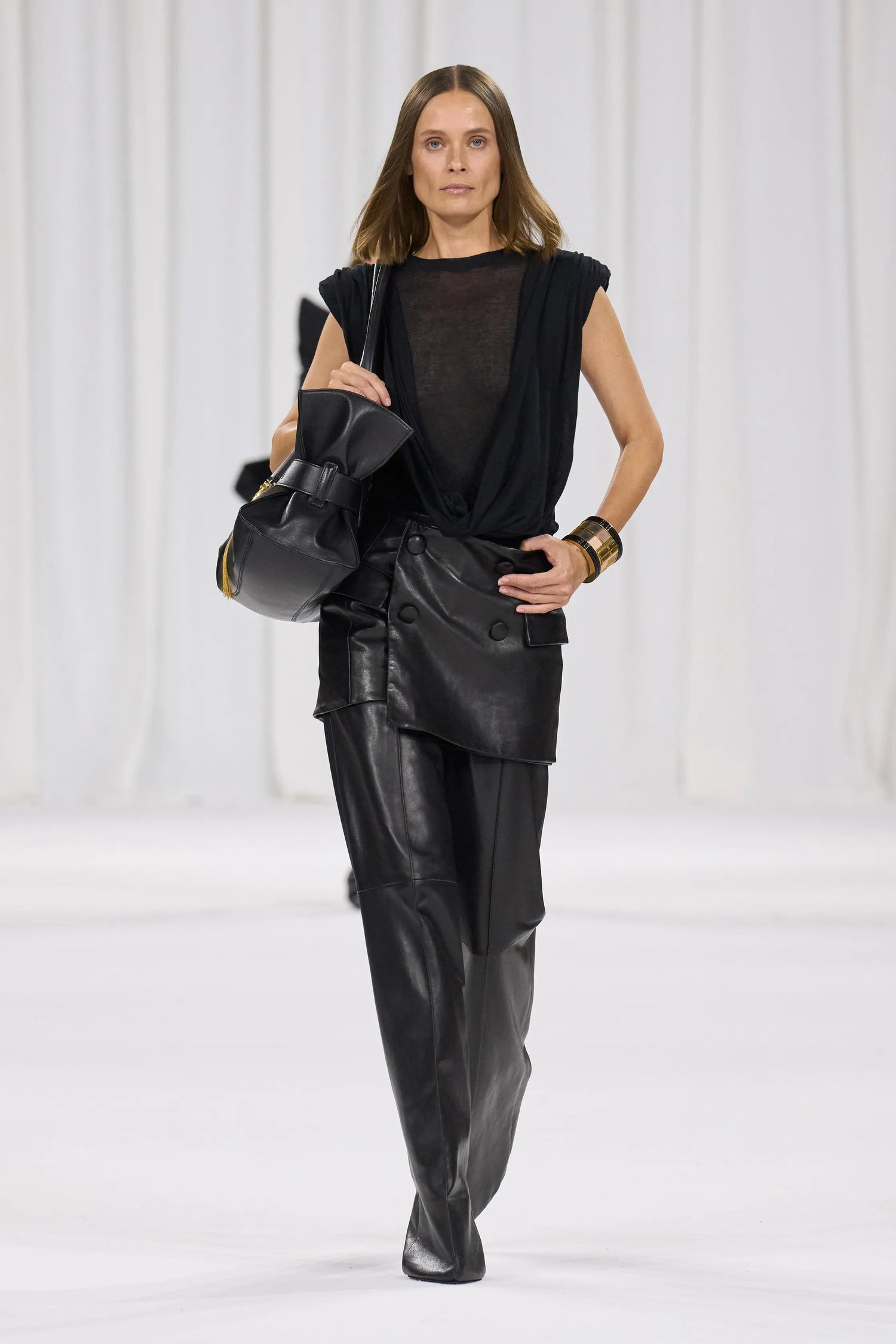 00009-balmain-spring-2025-ready-to-wear-credit-gorunway_4745031641312391053.jpg