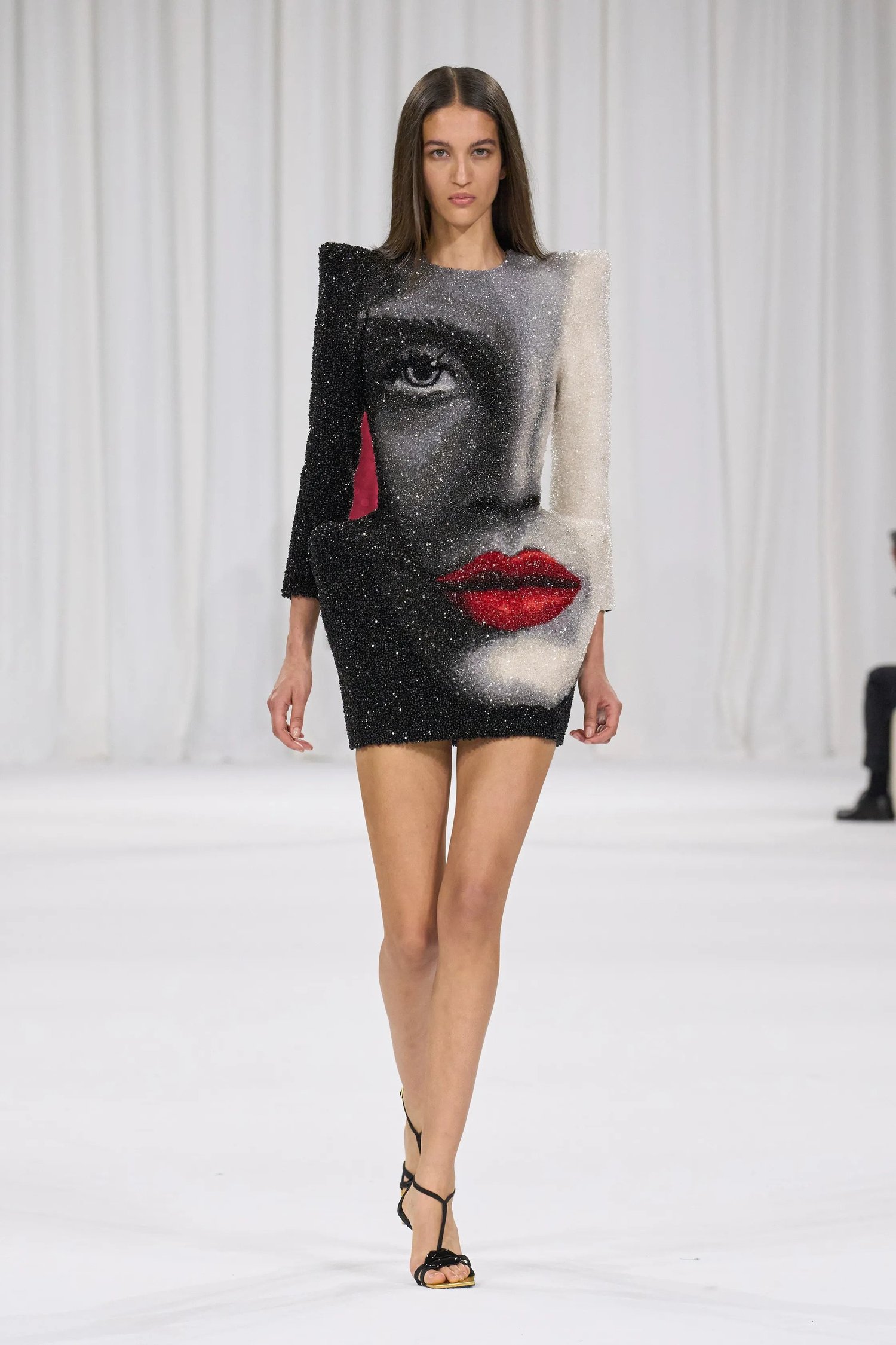 00016-balmain-spring-2025-ready-to-wear-credit-gorunway_4745031641312507038.jpg