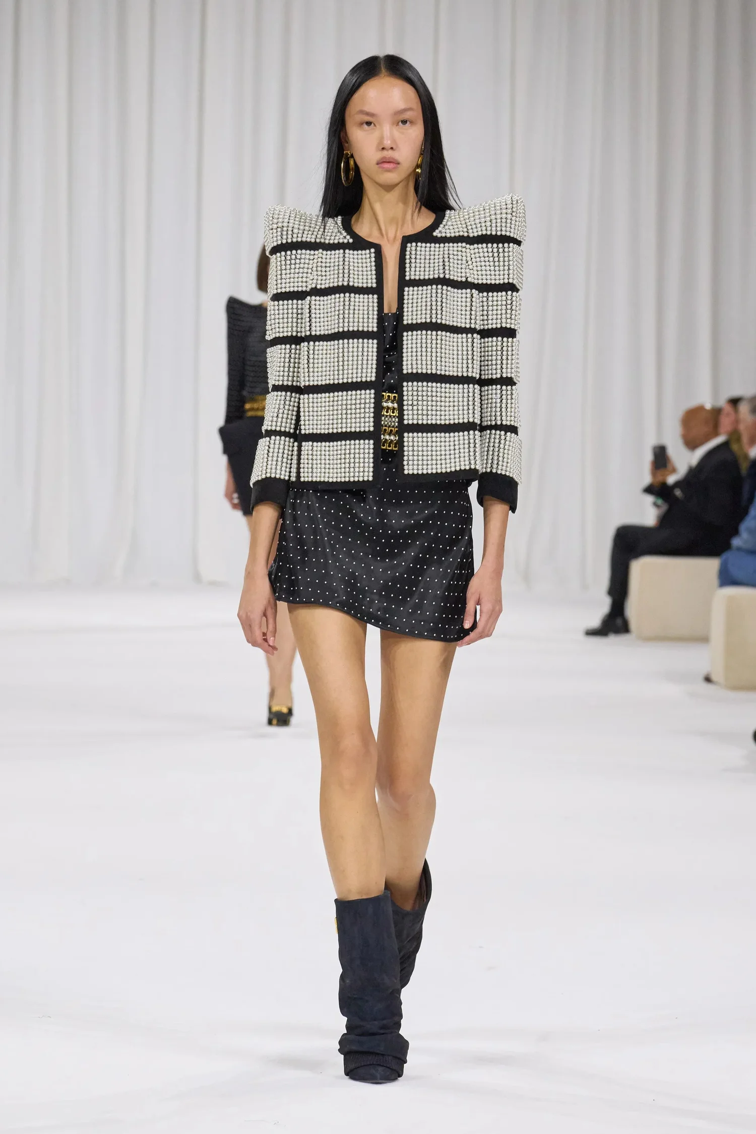 00023-balmain-spring-2025-ready-to-wear-credit-gorunway_4745031641287265079.jpg