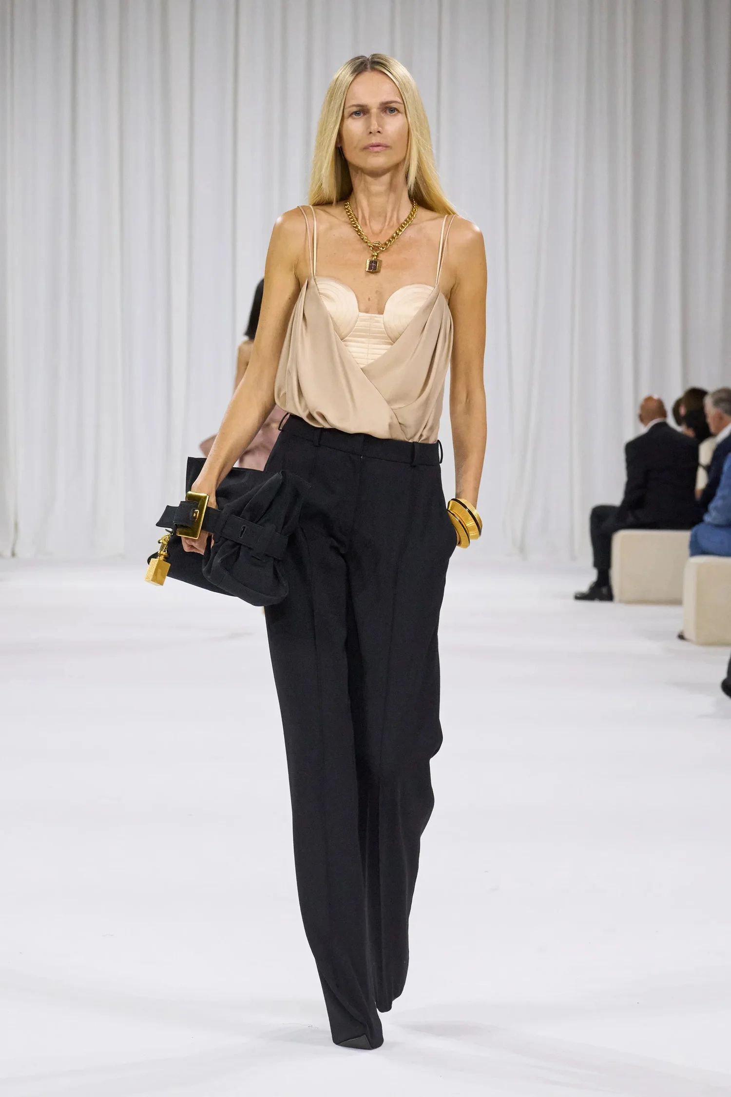 00030-balmain-spring-2025-ready-to-wear-credit-gorunway_4745031641300003016.jpg