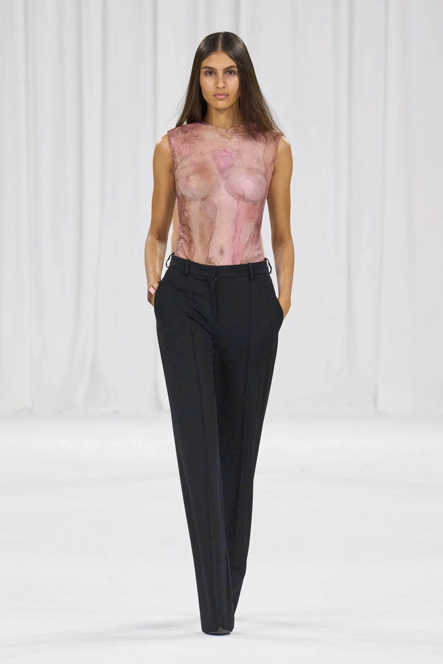 00032-balmain-spring-2025-ready-to-wear-credit-gorunway_4745031641375406130.jpg
