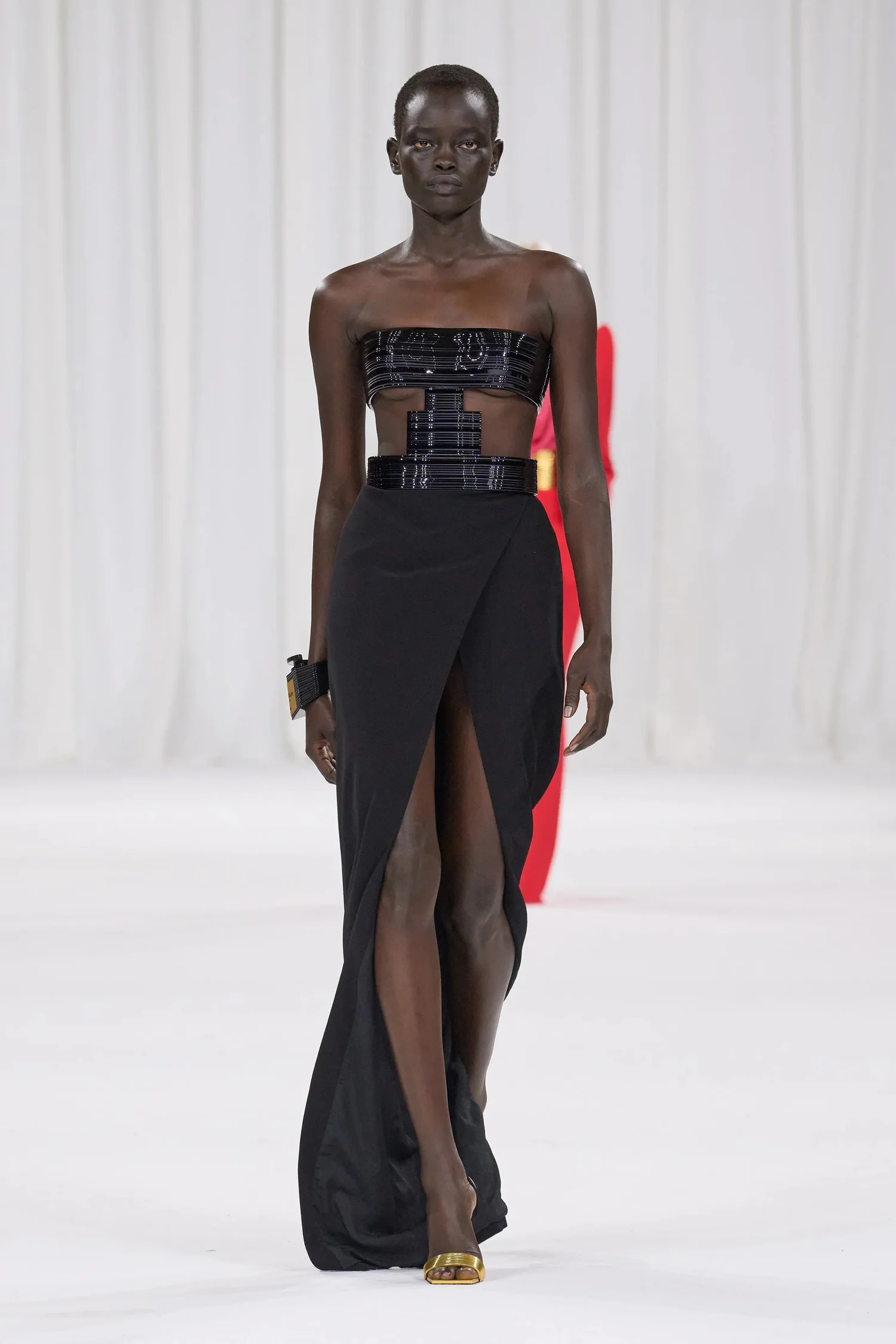 00036-balmain-spring-2025-ready-to-wear-credit-gorunway_4745031641350426294.jpg
