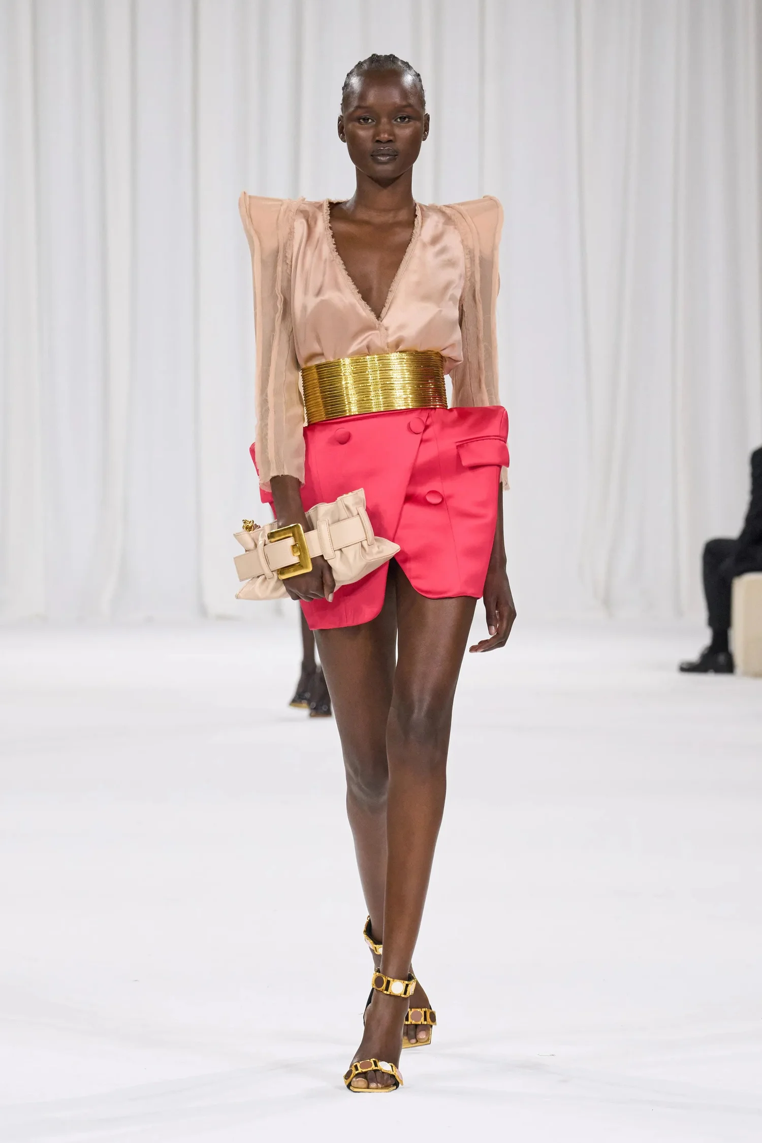 00042-balmain-spring-2025-ready-to-wear-credit-gorunway_4745031641350156344.jpg