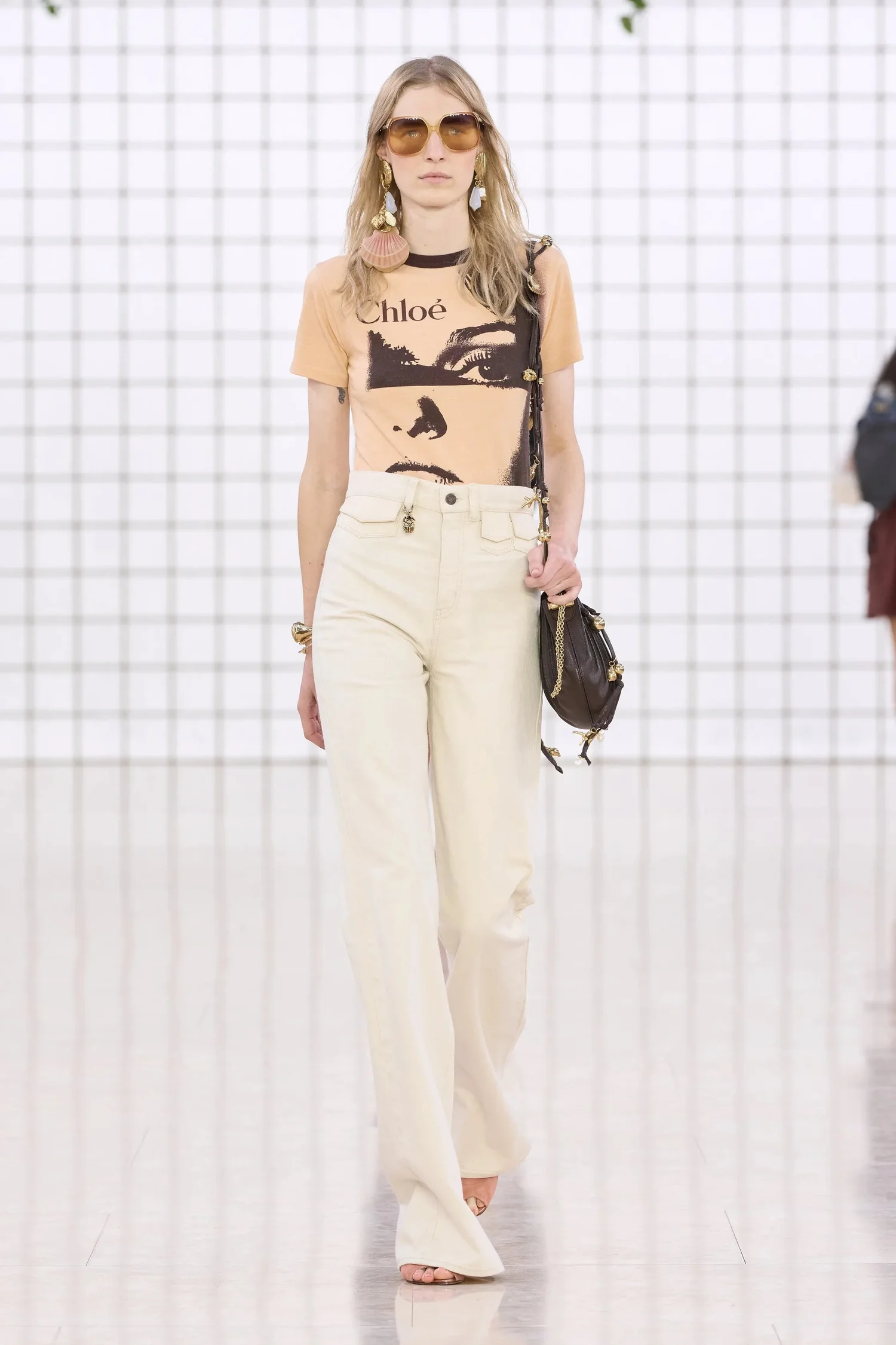 00032-chloe-spring-2025-ready-to-wear-credit-gorunway_4745031859408163718.jpg