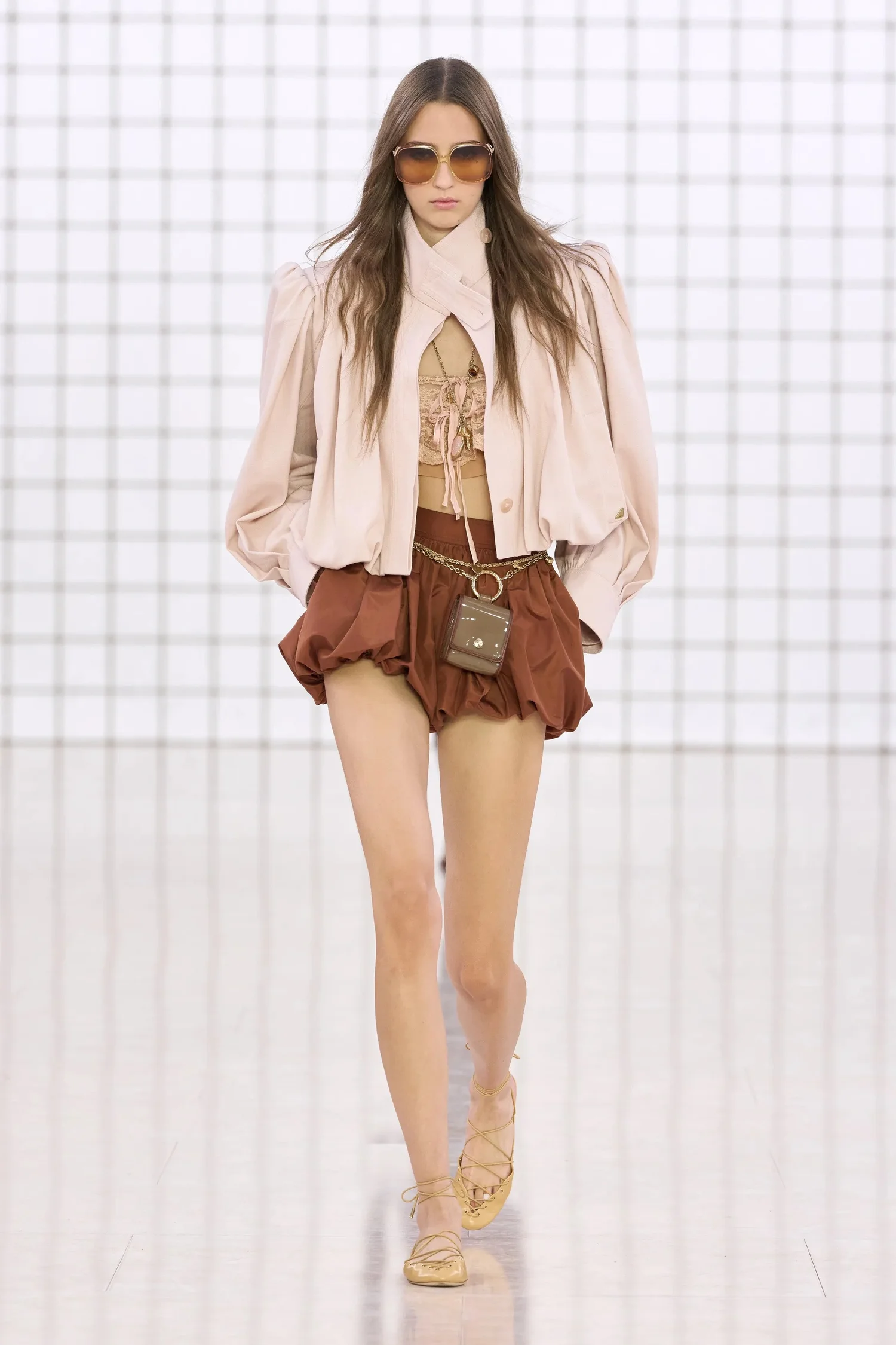 00047-chloe-spring-2025-ready-to-wear-credit-gorunway_4745031859445918498.jpg