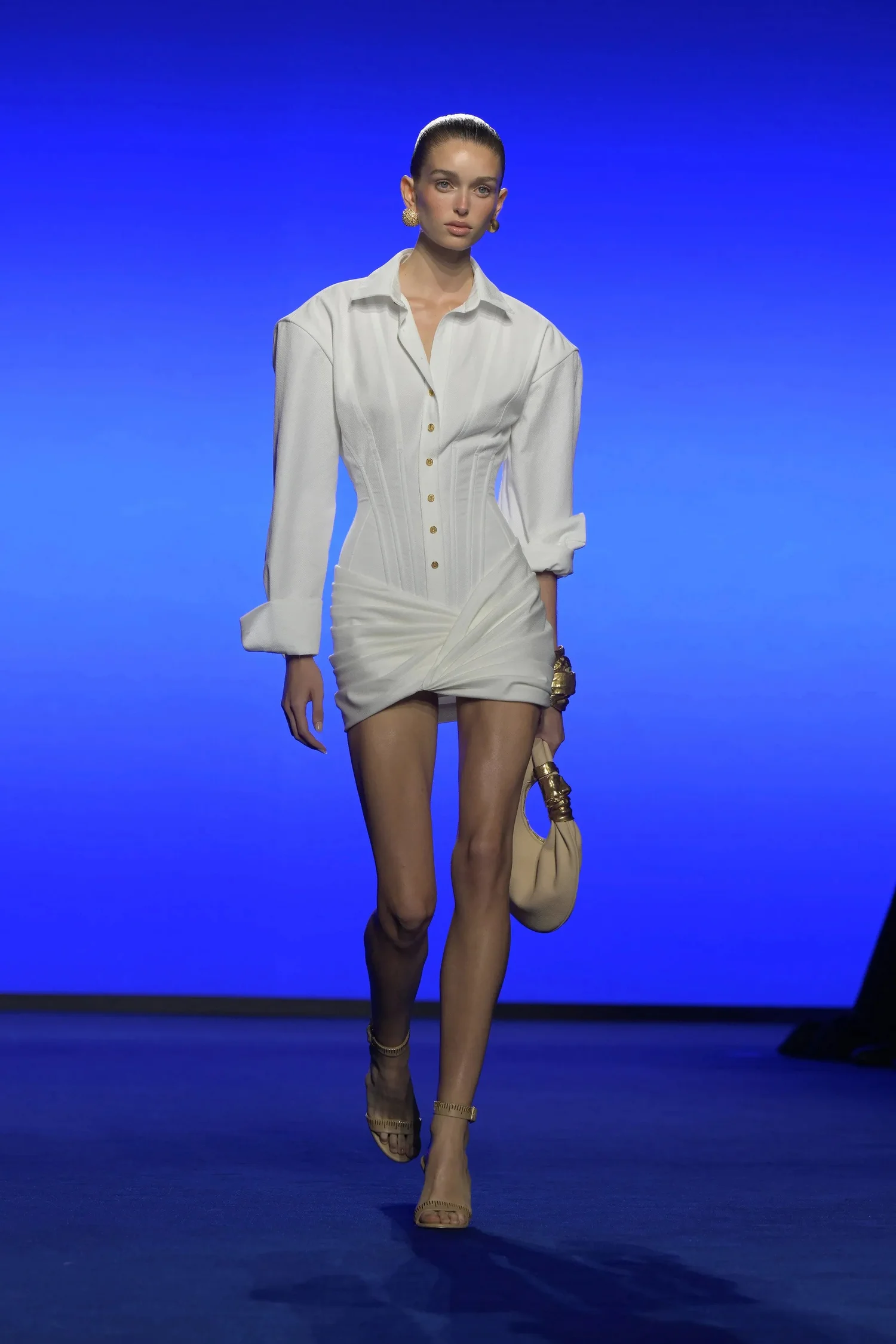 00001-schiaparelli-spring-2025-ready-to-wear-credit-brand_4745032179419367466.jpg