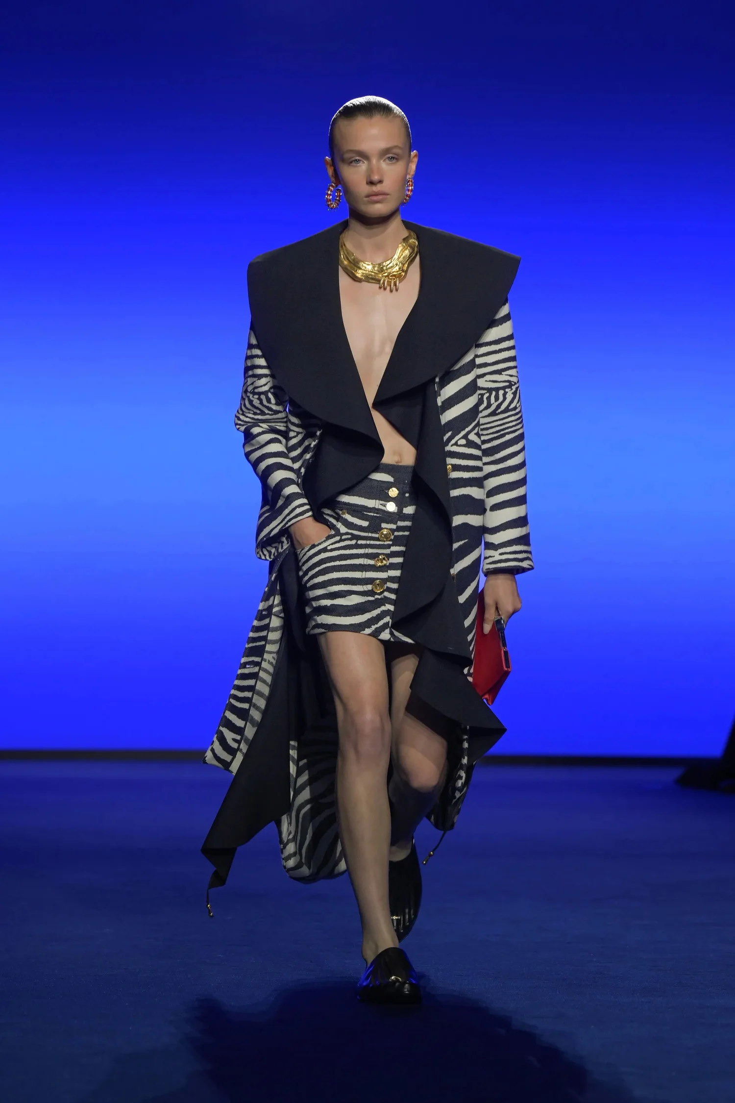 00010-schiaparelli-spring-2025-ready-to-wear-credit-brand_4745032179456171100.jpg