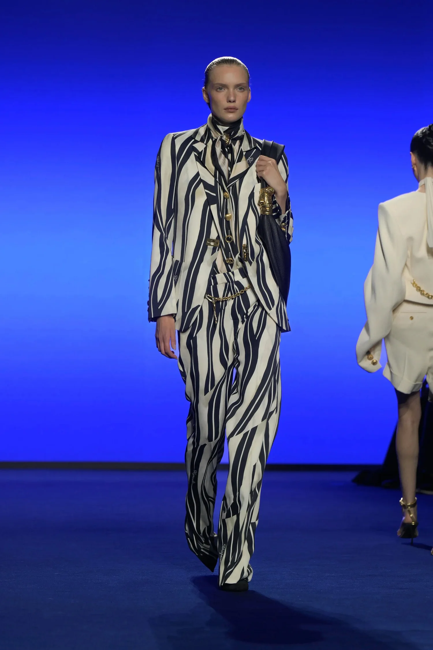 00014-schiaparelli-spring-2025-ready-to-wear-credit-brand_4745032179457116705.jpg