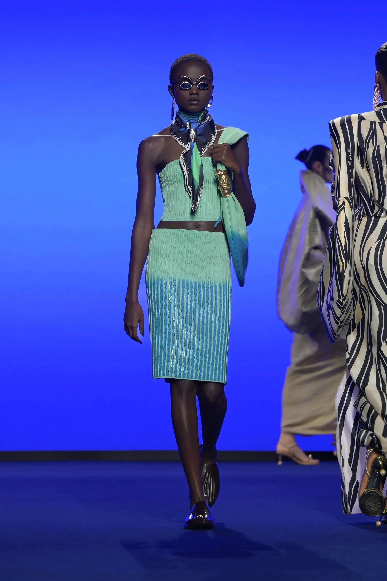 00021-schiaparelli-spring-2025-ready-to-wear-credit-brand_4745032179469618151.jpg