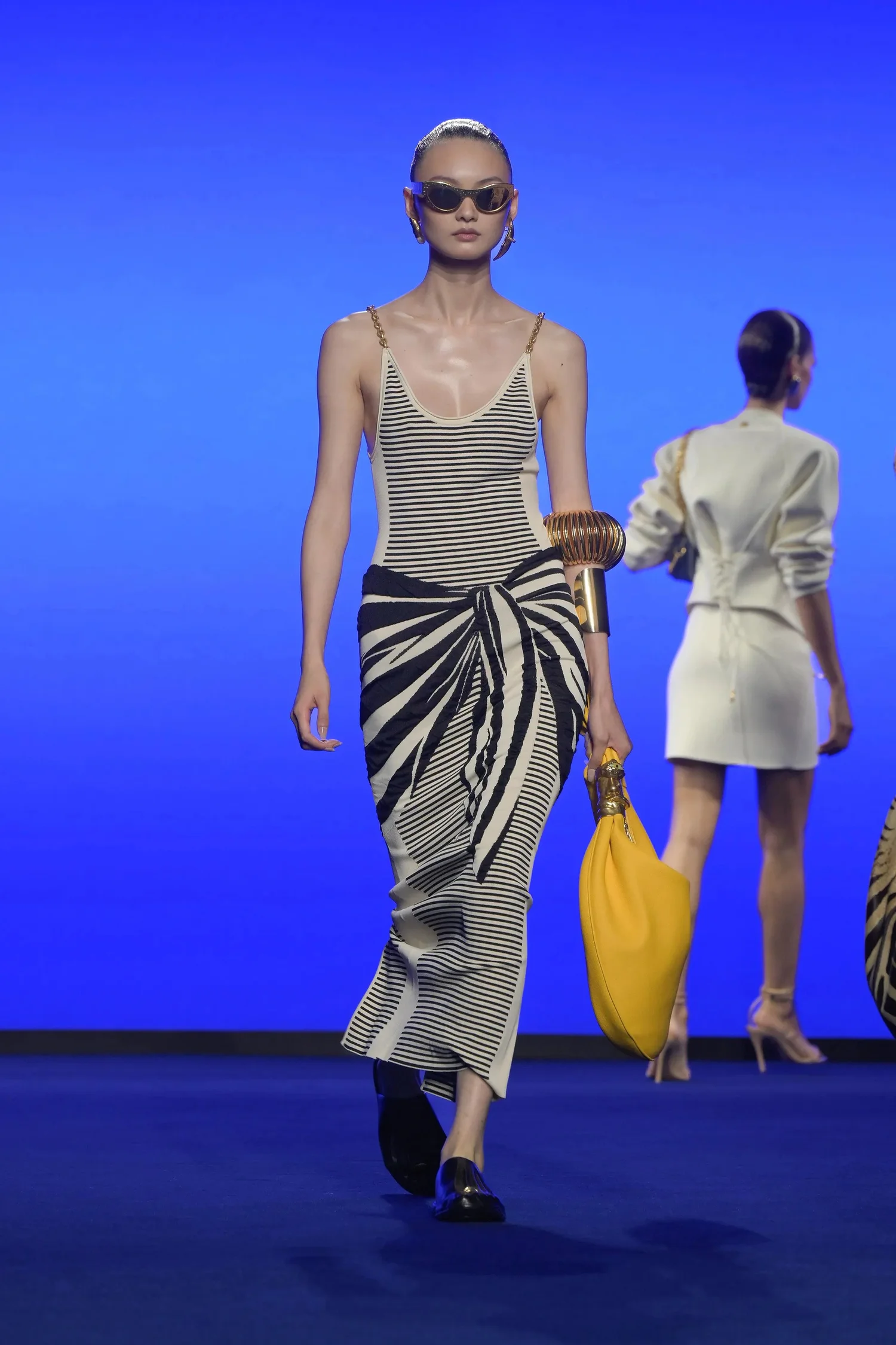 00033-schiaparelli-spring-2025-ready-to-wear-credit-brand_4745032179493956393.jpg