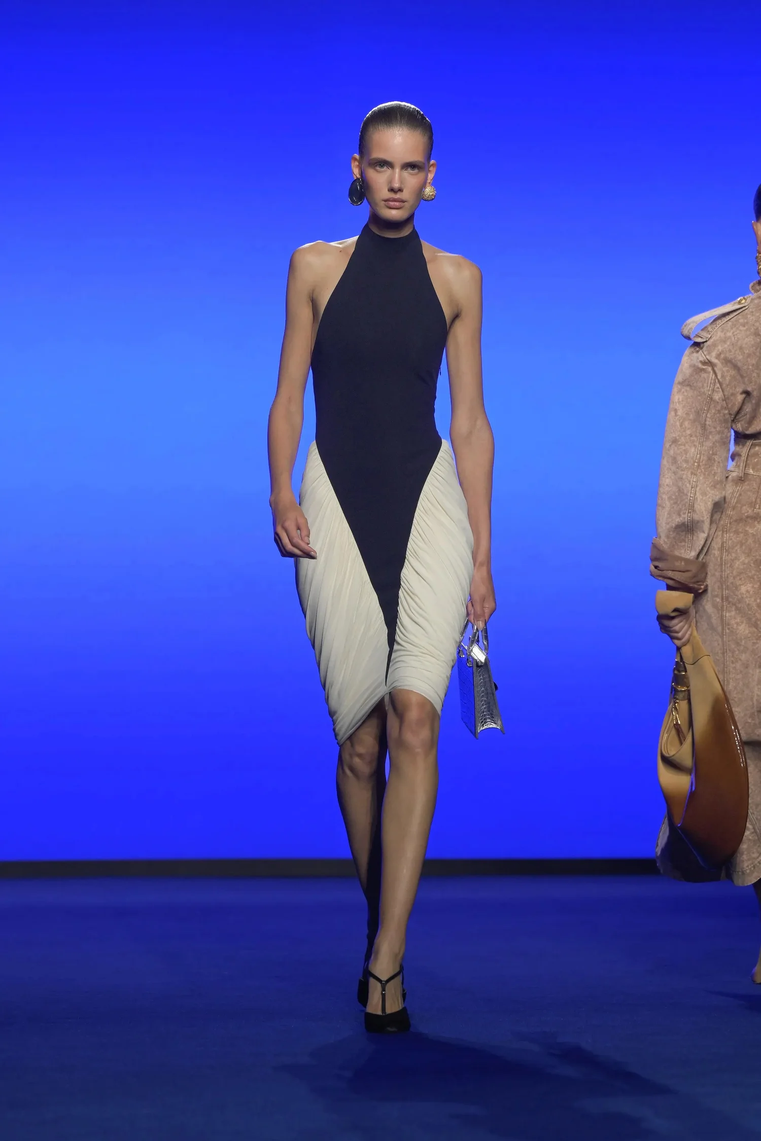 00036-schiaparelli-spring-2025-ready-to-wear-credit-brand_4745032179506488252.jpg