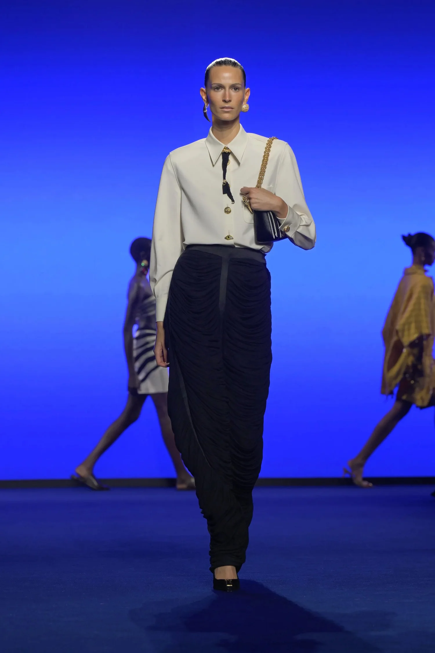 00037-schiaparelli-spring-2025-ready-to-wear-credit-brand_4745032179518932861.jpg