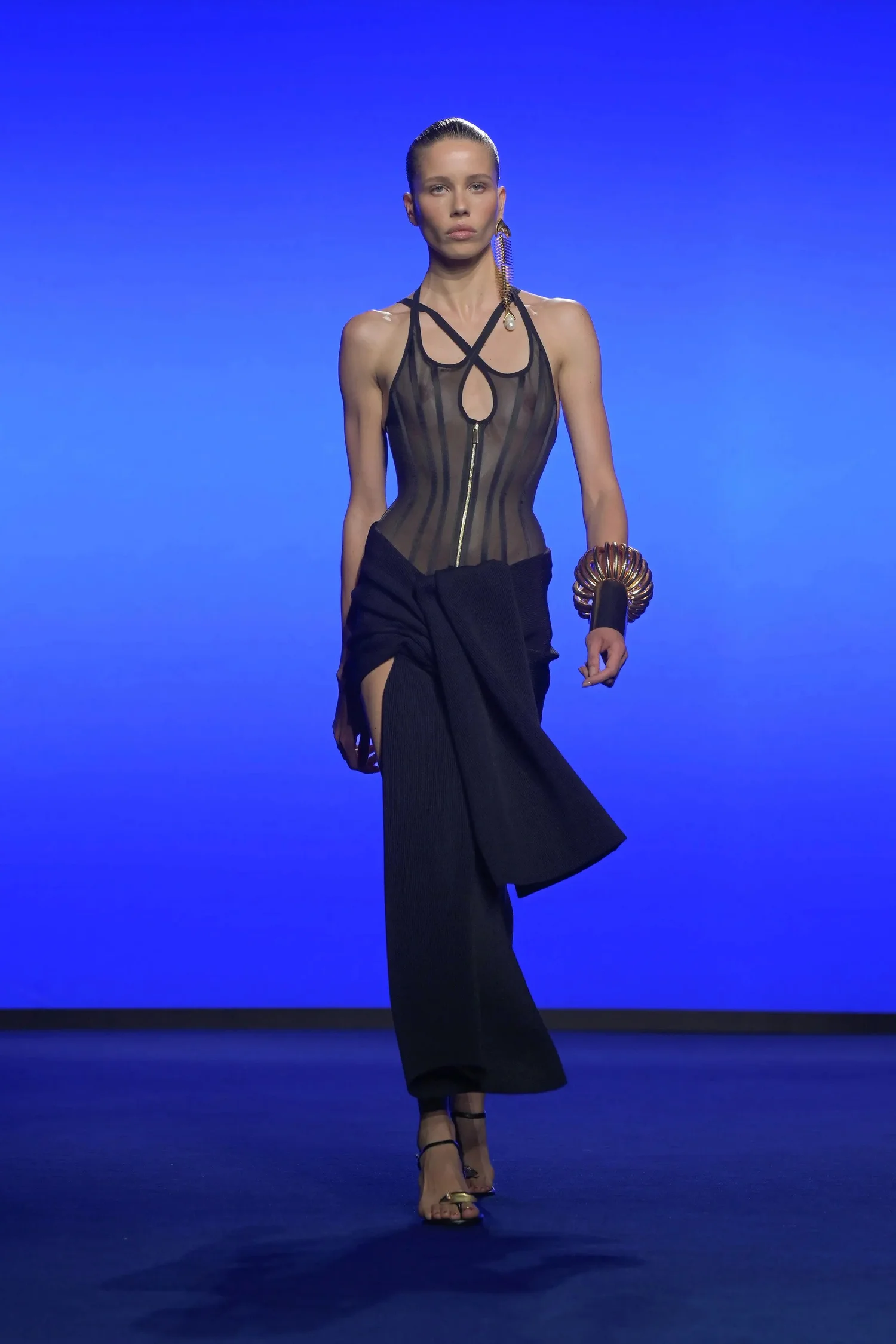 00038-schiaparelli-spring-2025-ready-to-wear-credit-brand_4745032179506512482.jpg
