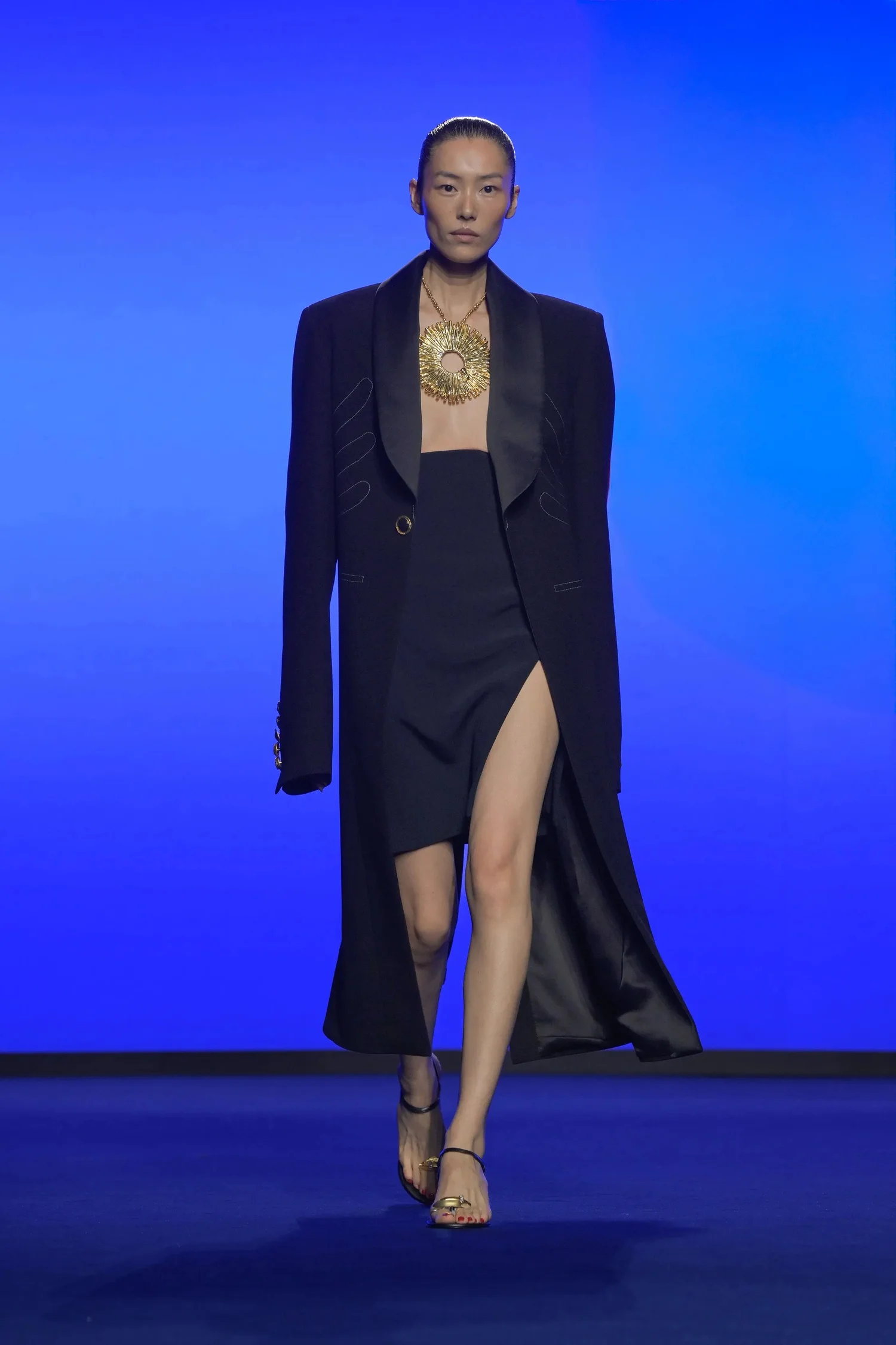 00039-schiaparelli-spring-2025-ready-to-wear-credit-brand_4745032179520417304.jpg