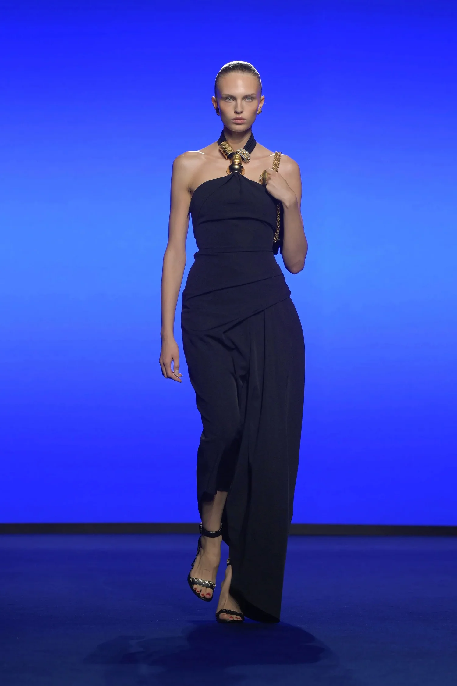 00040-schiaparelli-spring-2025-ready-to-wear-credit-brand_4745032179506528810.jpg