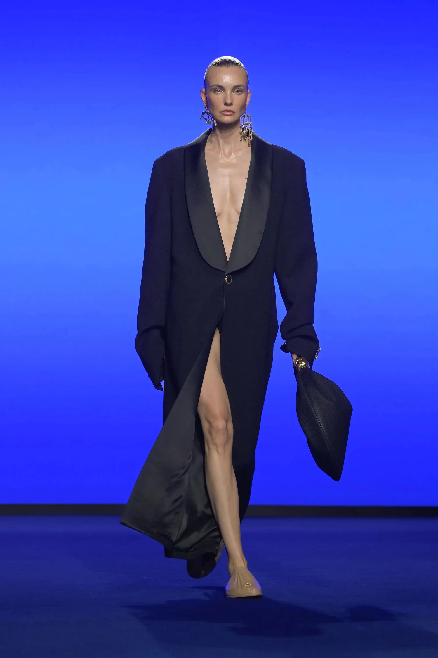 00041-schiaparelli-spring-2025-ready-to-wear-credit-brand_4745032179506397055.jpg