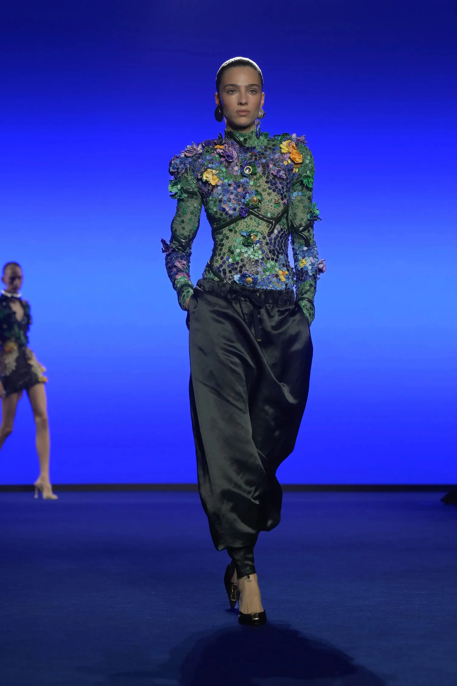 00044-schiaparelli-spring-2025-ready-to-wear-credit-brand_4745032179518978046.jpg