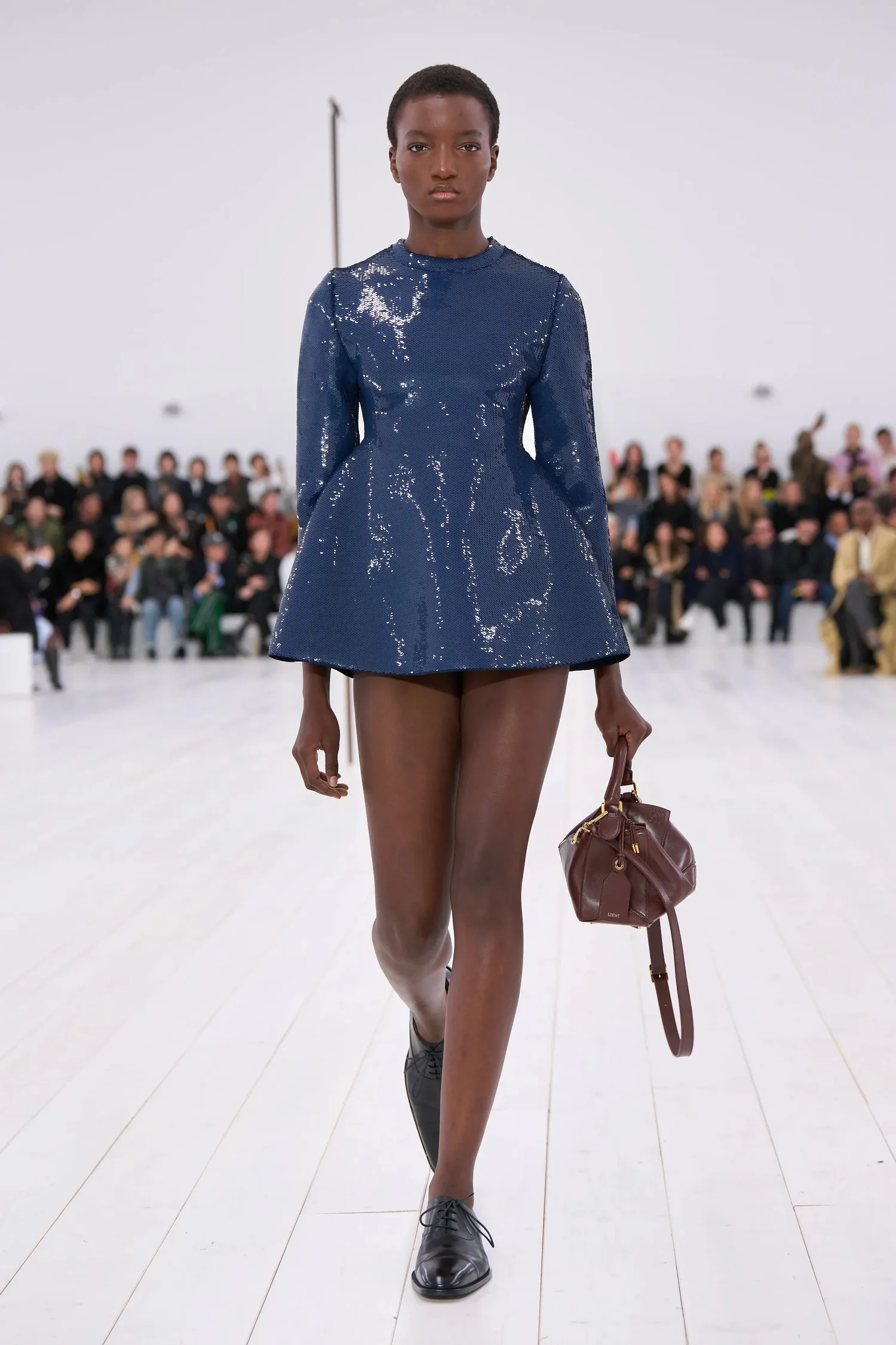 00018-loewe-spring-2025-ready-to-wear-credit-gorunway_4745032258765930067.jpg