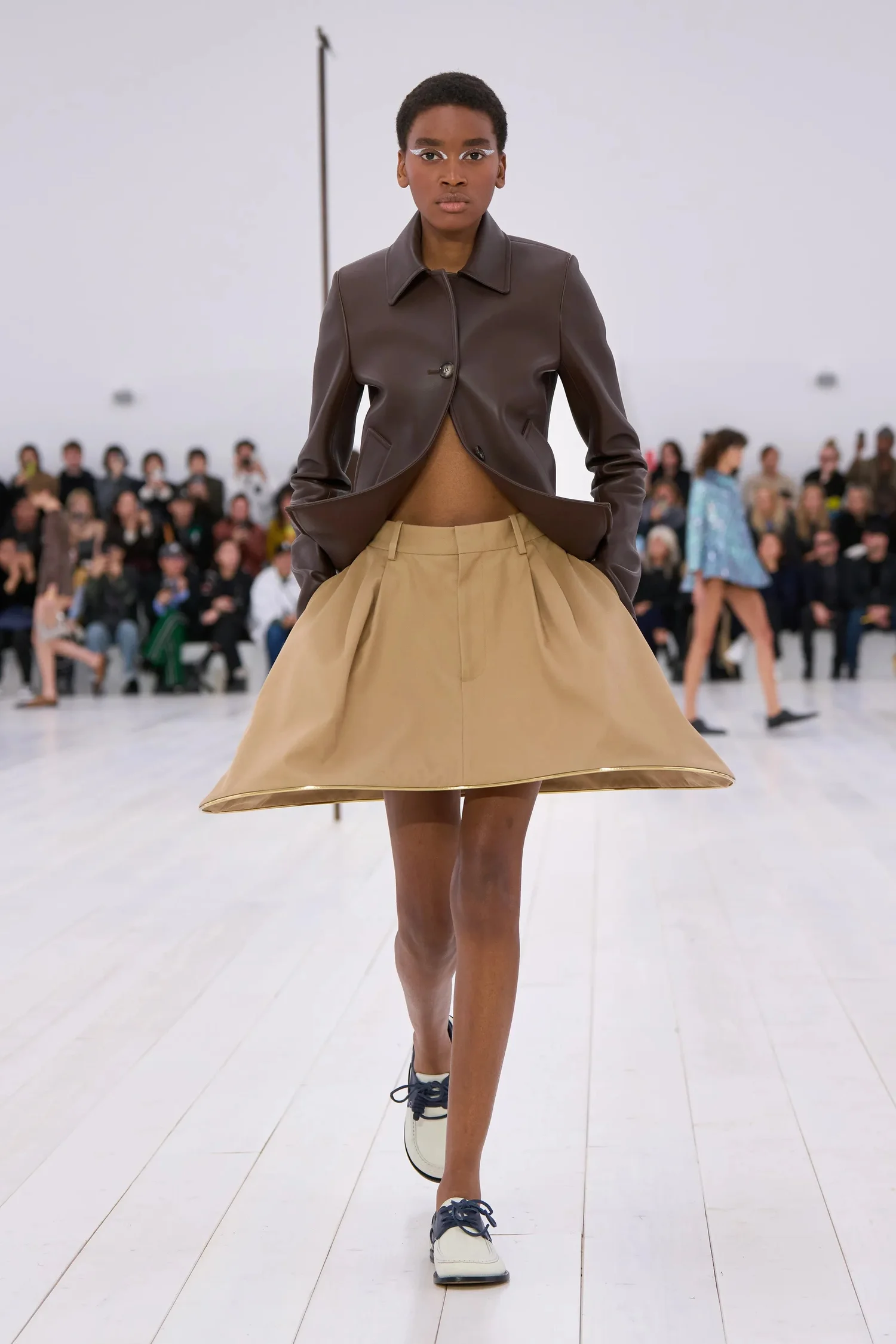 00019-loewe-spring-2025-ready-to-wear-credit-gorunway_4745032258766063333.jpg