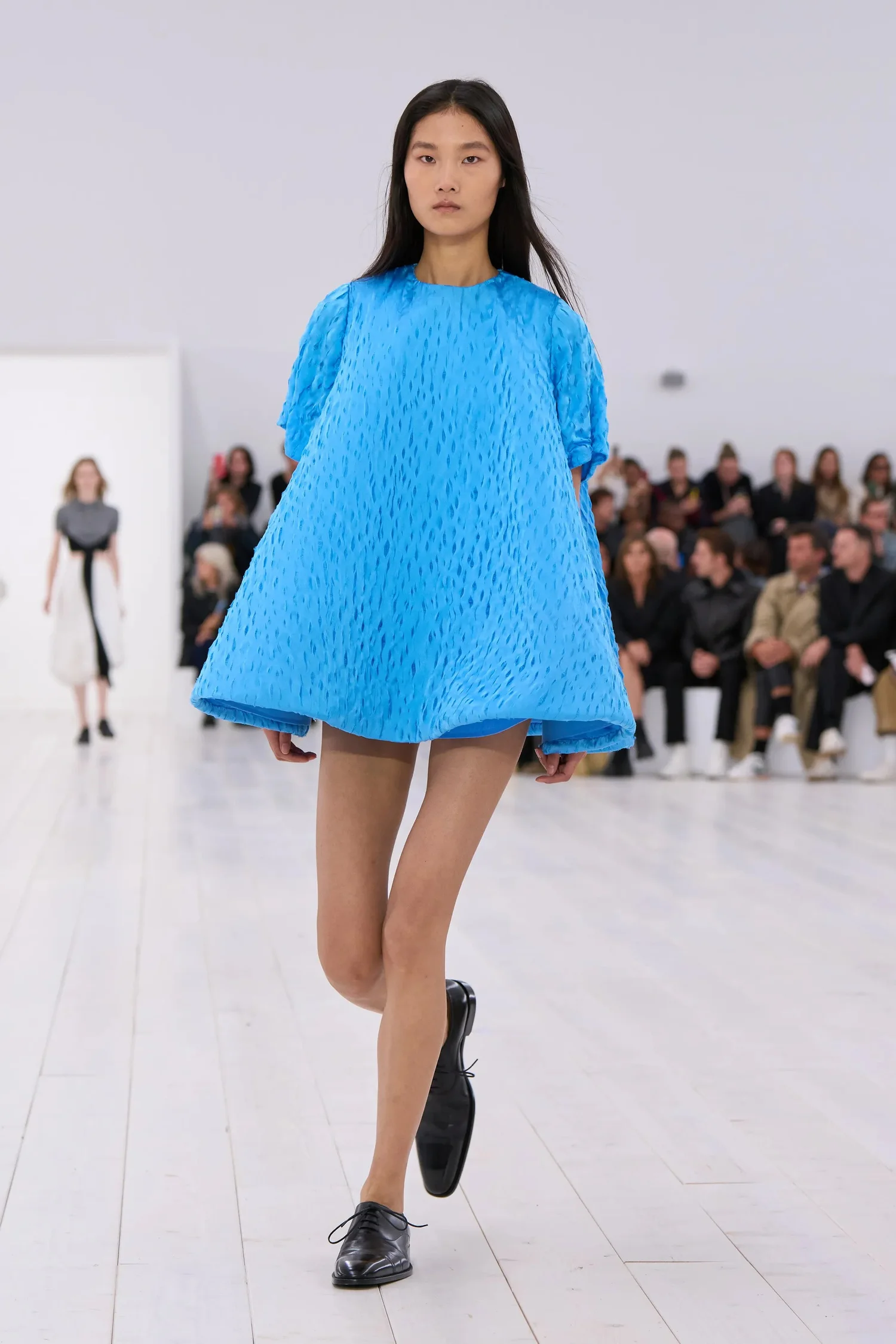 00022-loewe-spring-2025-ready-to-wear-credit-gorunway_4745032258753454974.jpg