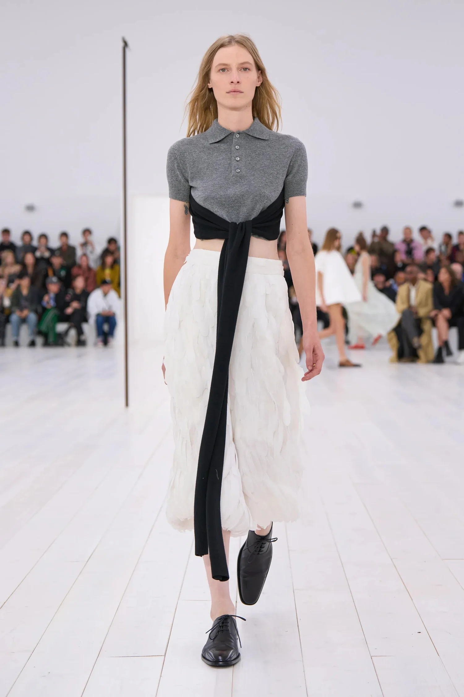 00023-loewe-spring-2025-ready-to-wear-credit-gorunway_4745032258753431058.jpg
