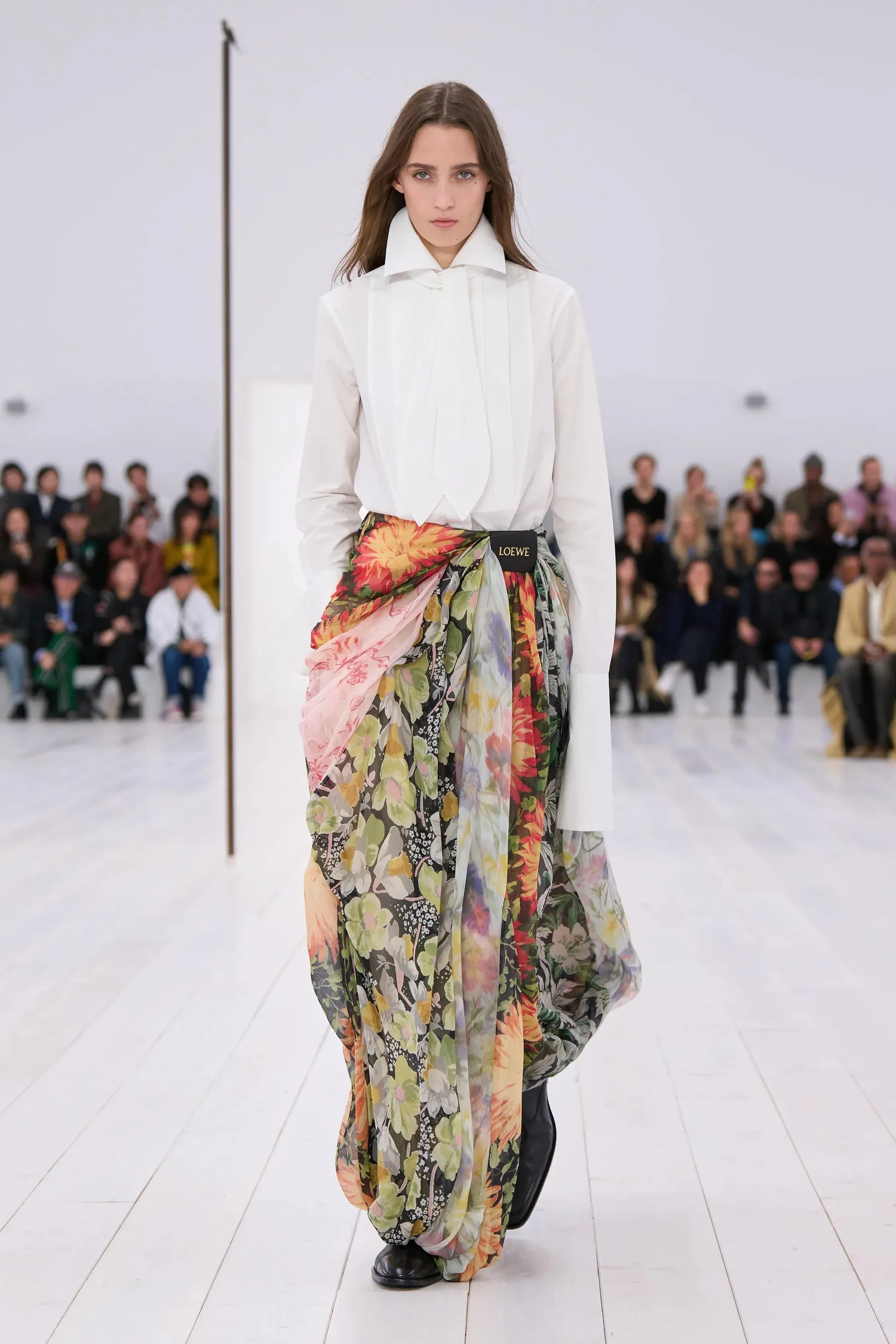00047-loewe-spring-2025-ready-to-wear-credit-gorunway_4745032258841628136.jpg