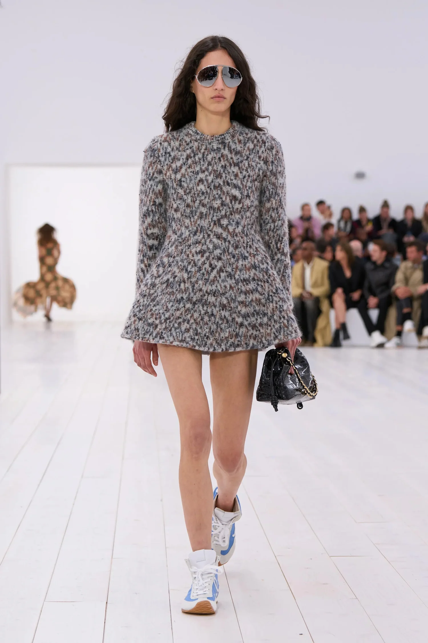 00048-loewe-spring-2025-ready-to-wear-credit-gorunway_4745032258866763748.jpg