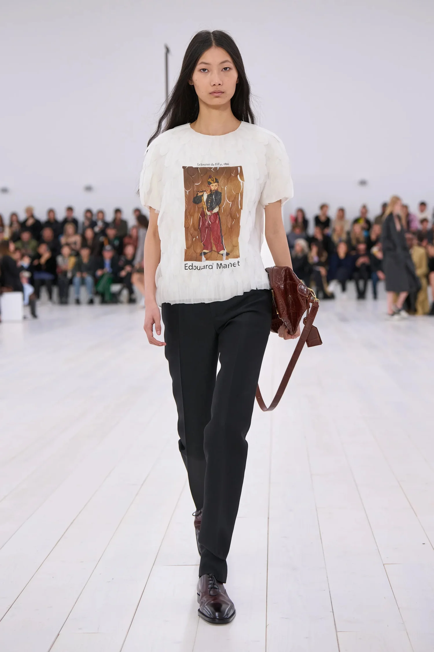 00050-loewe-spring-2025-ready-to-wear-credit-gorunway_4745032258791147225.jpg