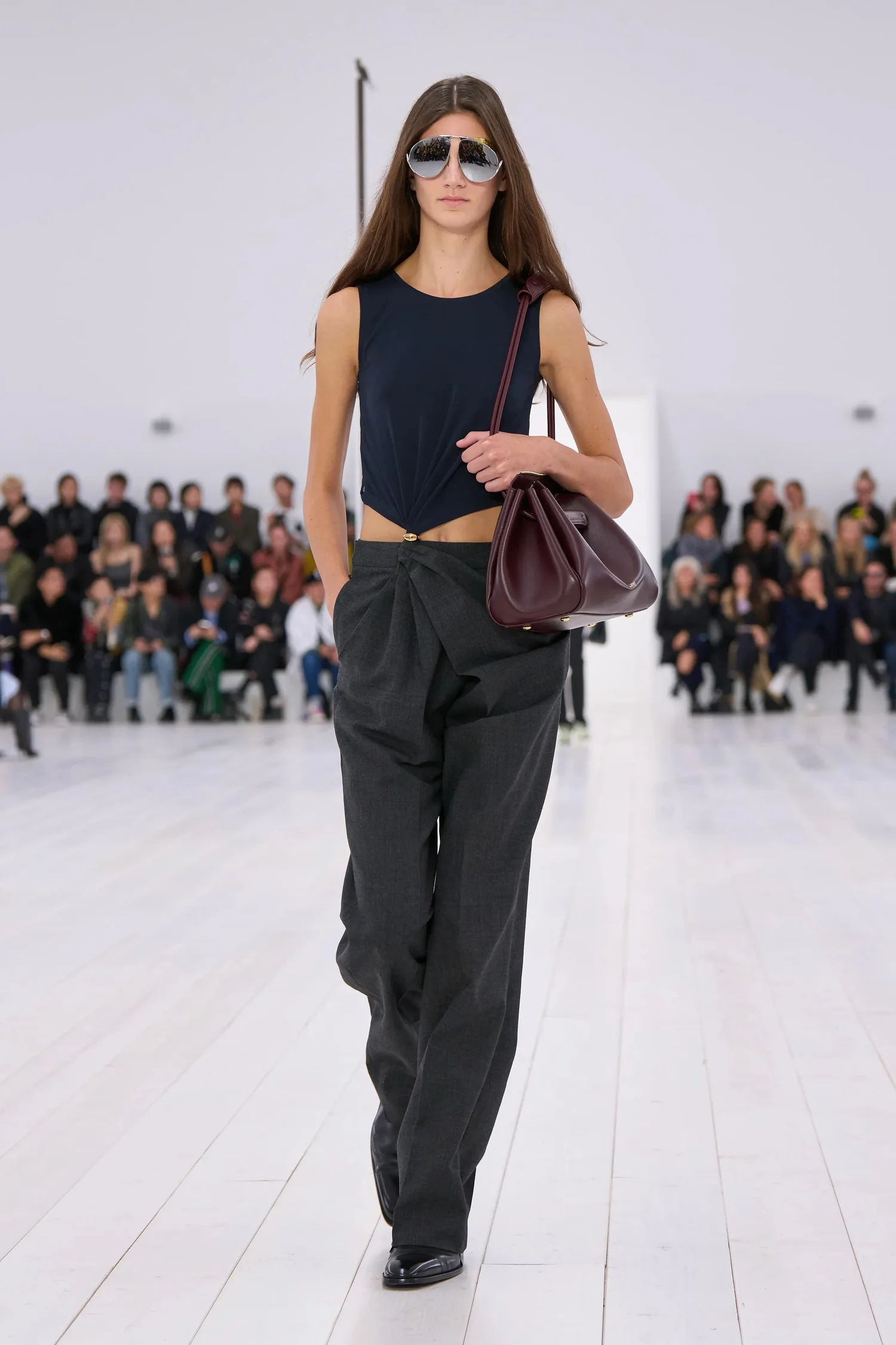 00056-loewe-spring-2025-ready-to-wear-credit-gorunway_4745032258841613787.jpg