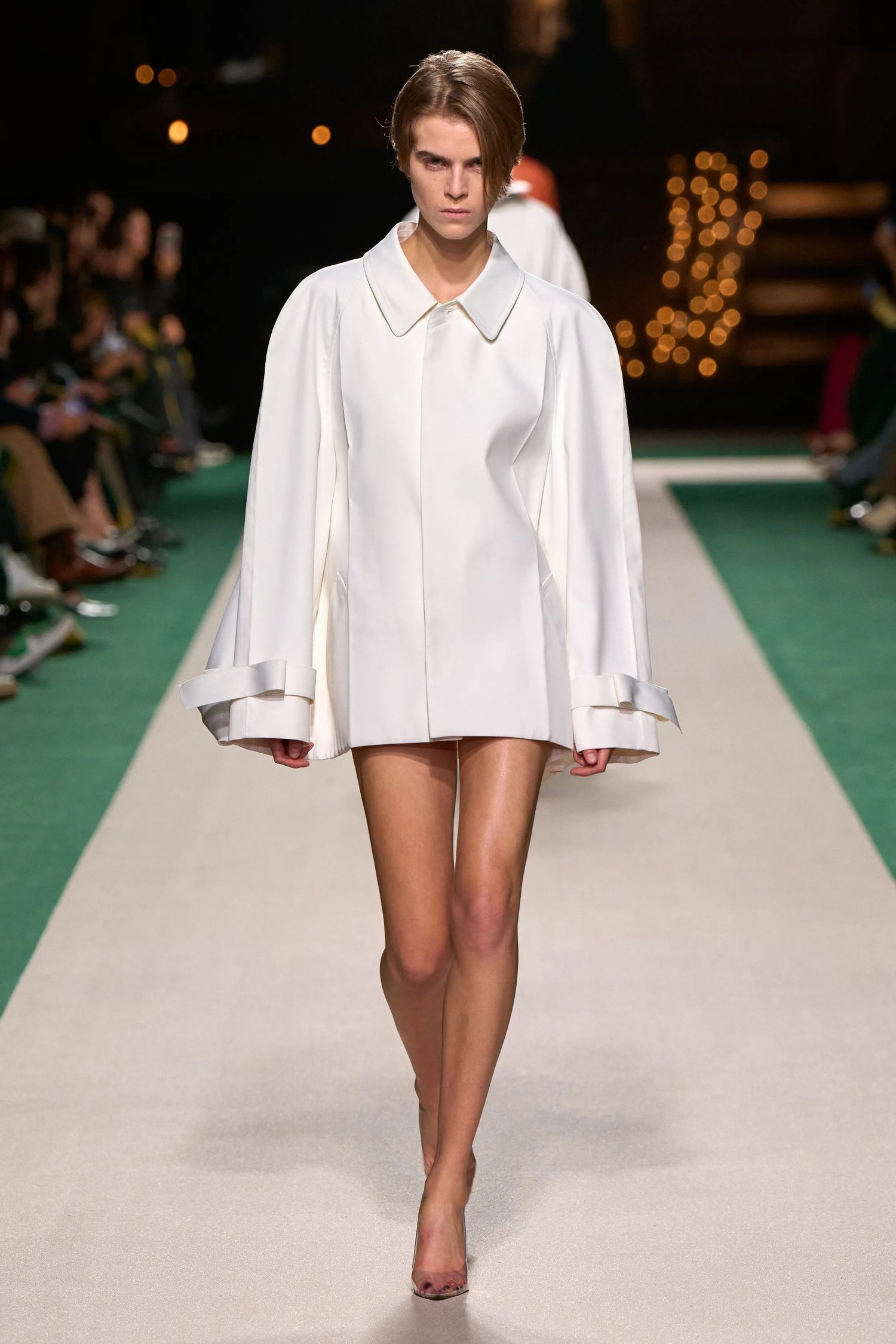 00009-victoria-beckham-spring-2025-ready-to-wear-credit-gorunway_4745032992971627239.jpg