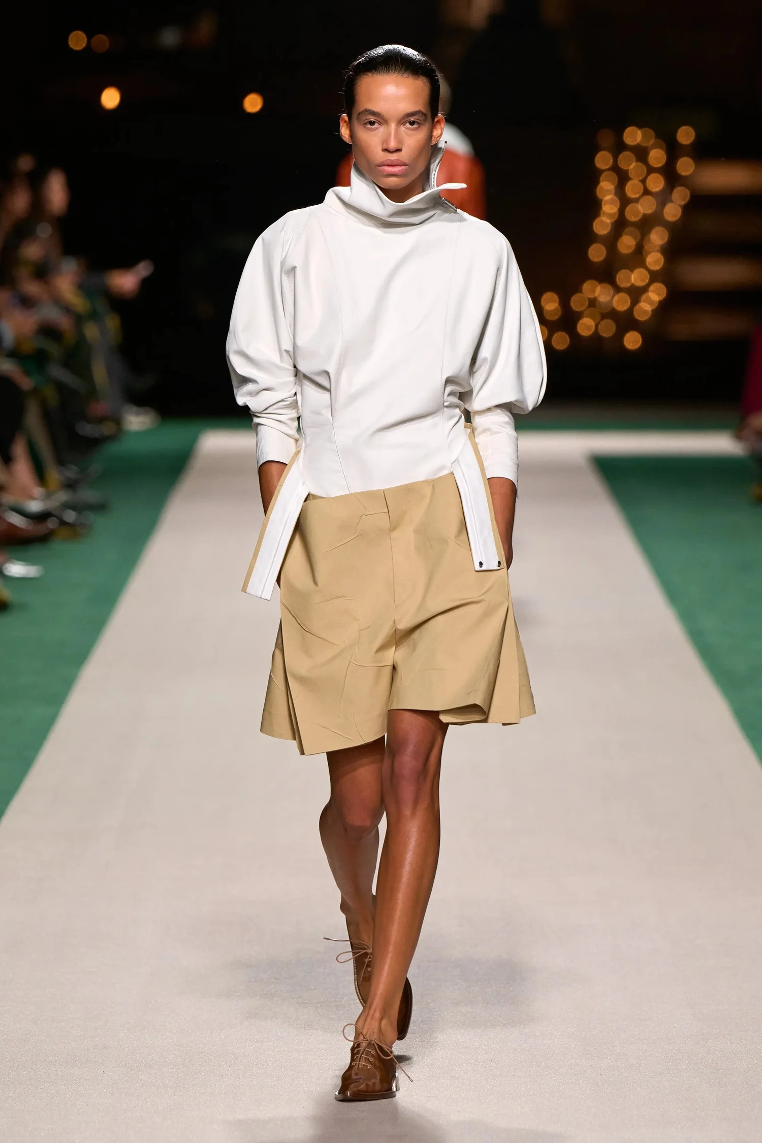 00010-victoria-beckham-spring-2025-ready-to-wear-credit-gorunway_4745032993008379714.jpg