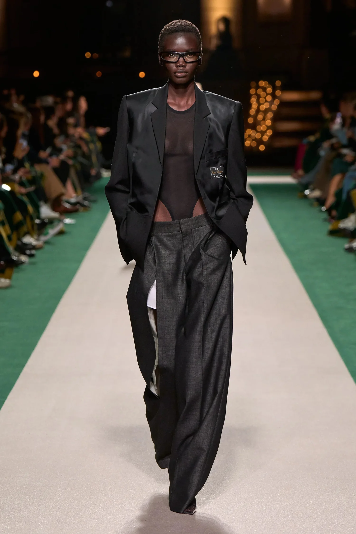 00021-victoria-beckham-spring-2025-ready-to-wear-credit-gorunway_4745032993008456994.jpg