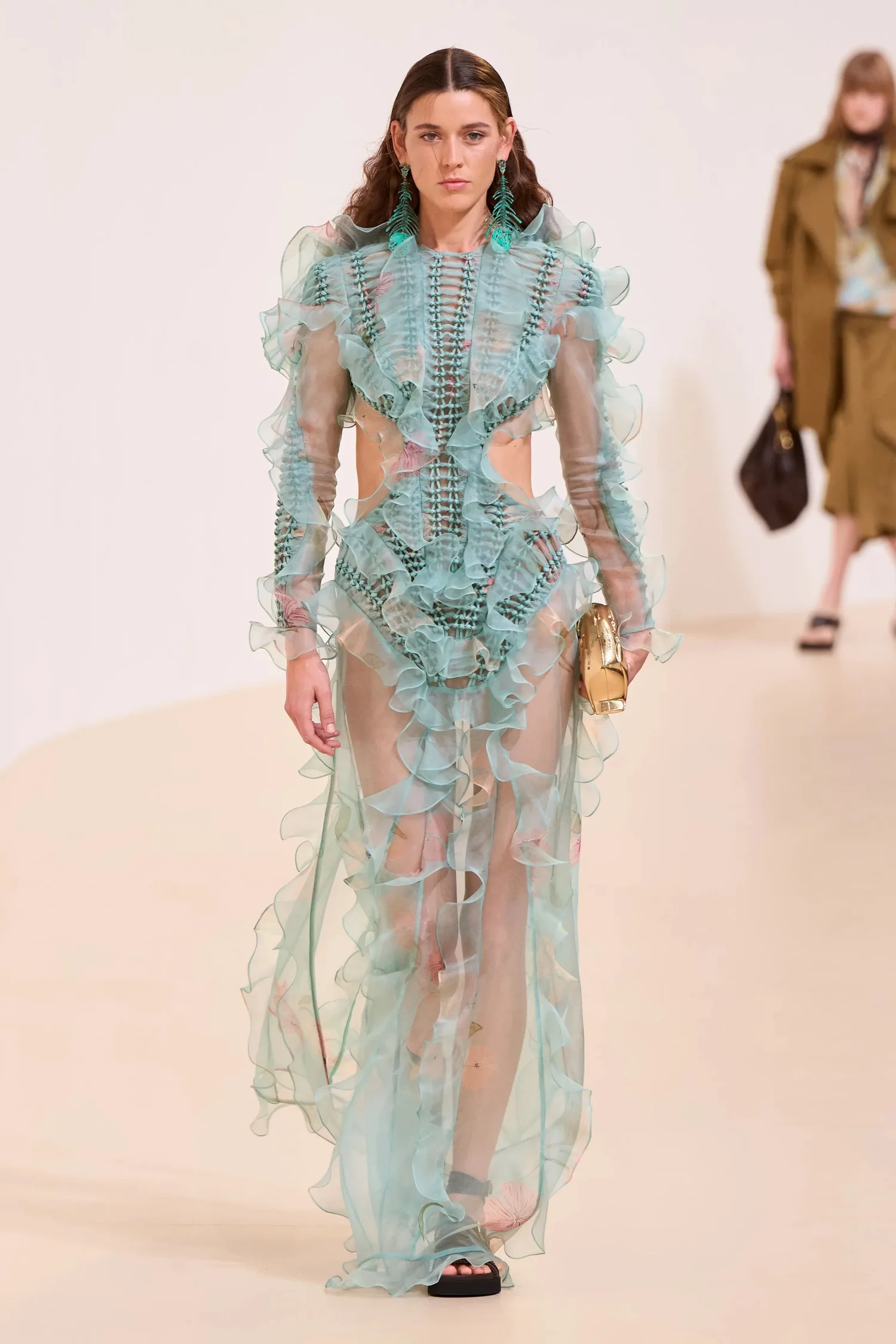 00001-zimmermann-spring-2025-ready-to-wear-credit-gorunway_4745033667741662378.jpg
