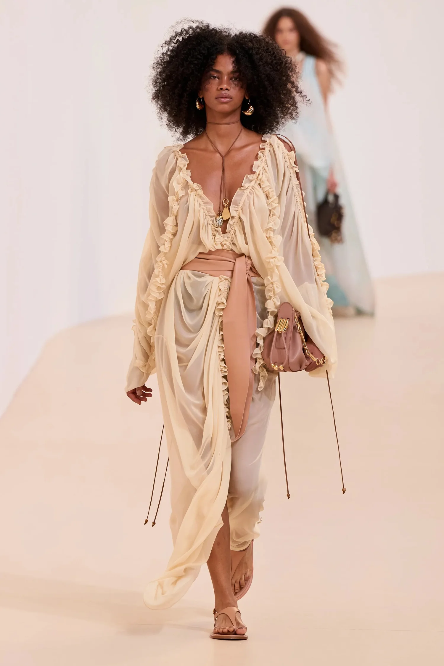 00006-zimmermann-spring-2025-ready-to-wear-credit-gorunway_4745033667779553284.jpg