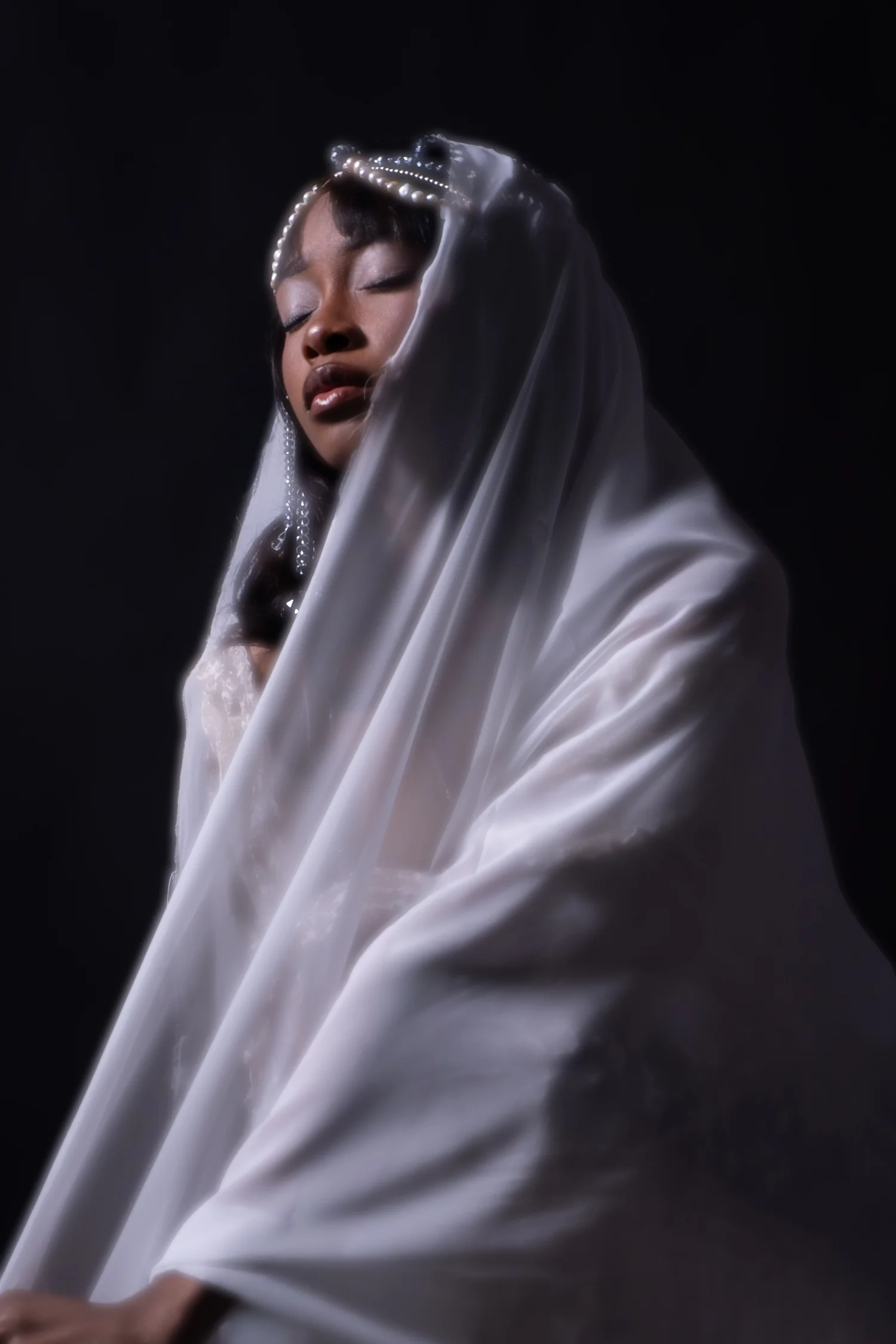 2-SilentVeil_HannahSecondDrafts-12.jpg