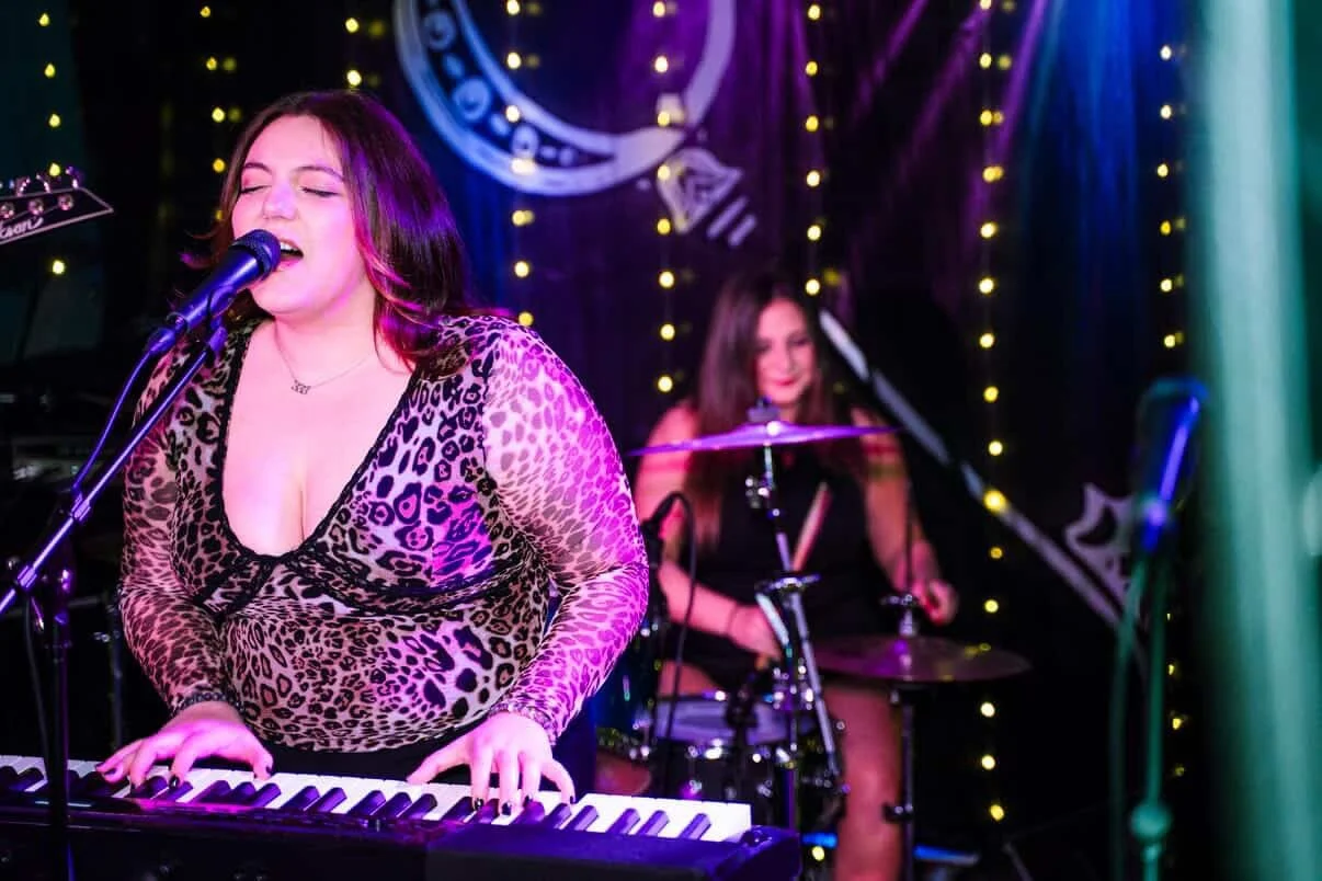 “To Be Human Is To Be Cringe”: The Holly Pocket Interview