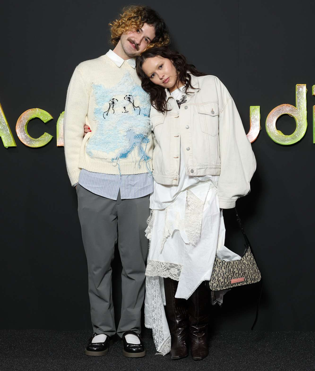 Will You Be our Third? : The Rise of the Duo Podcast and Parasocialism