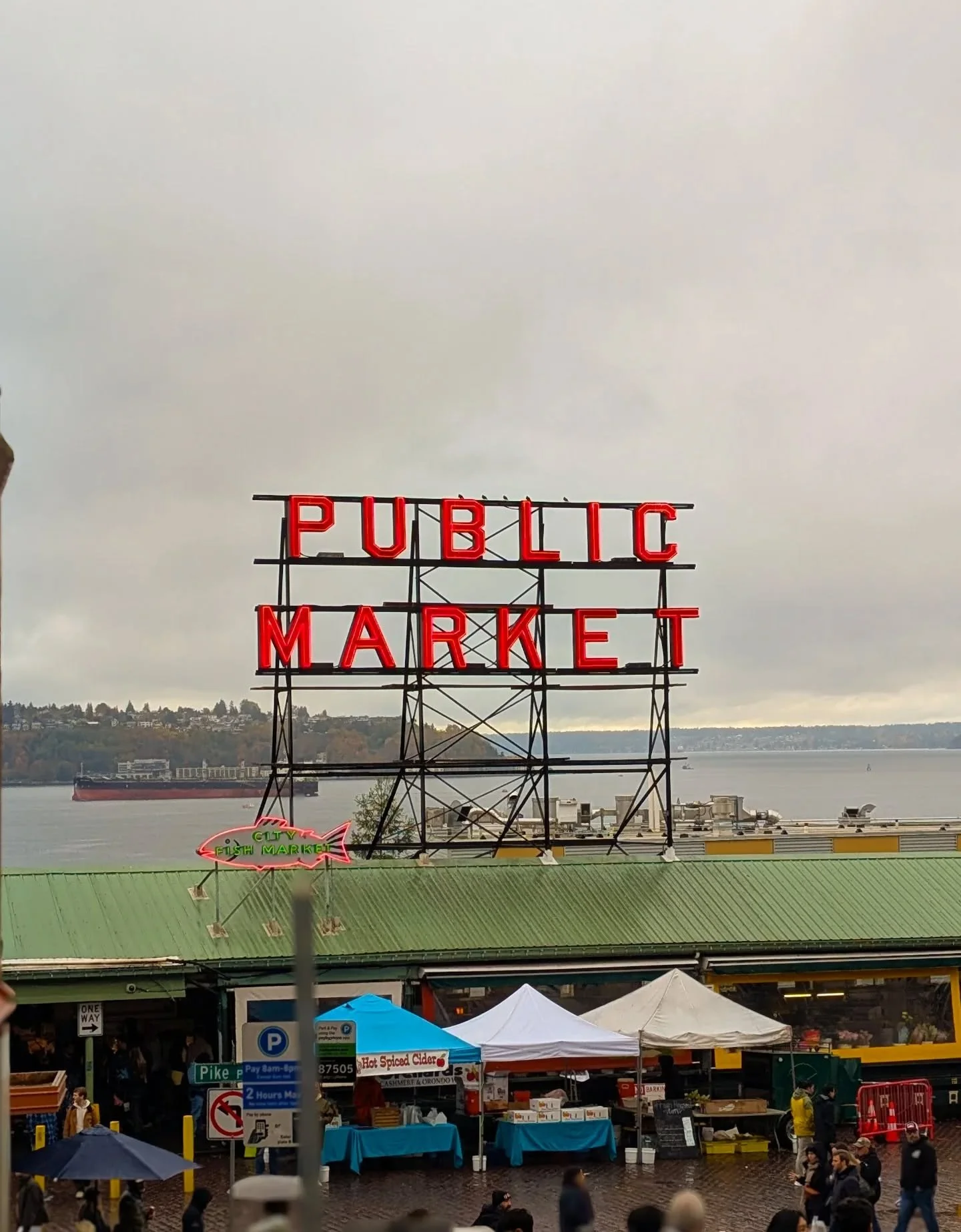 First couple days in the Pacific Northwest

&rarr; Vancouver B.C. Canada
&rarr; Pike's Place Public Market in Seattle
&rarr; Tacoma, Washington

More adventures tomorrow 🏔️🎃